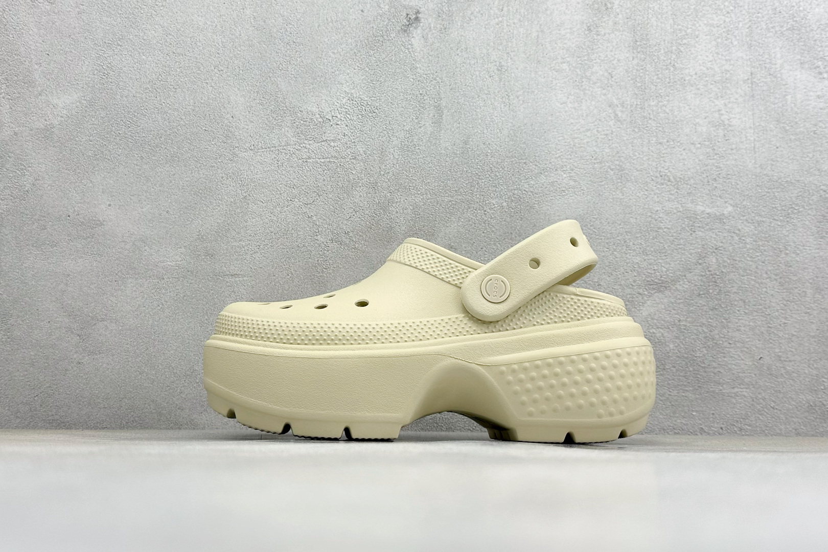 K版Crocs 卡洛驰 雪屋 经典热销系列 经典主推 209347-2Y2 K版Crocs 卡洛驰 雪屋 经典热销系列 经典主推 209347-2Y2