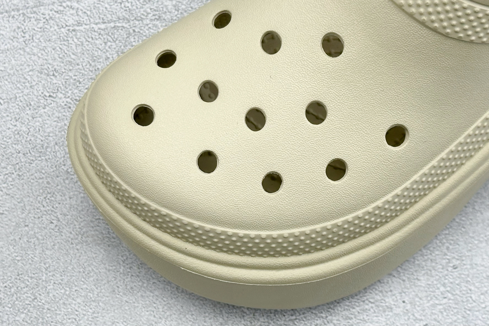 K版Crocs 卡洛驰 雪屋 经典热销系列 经典主推 209347-2Y2 K版Crocs 卡洛驰 雪屋 经典热销系列 经典主推 209347-2Y2