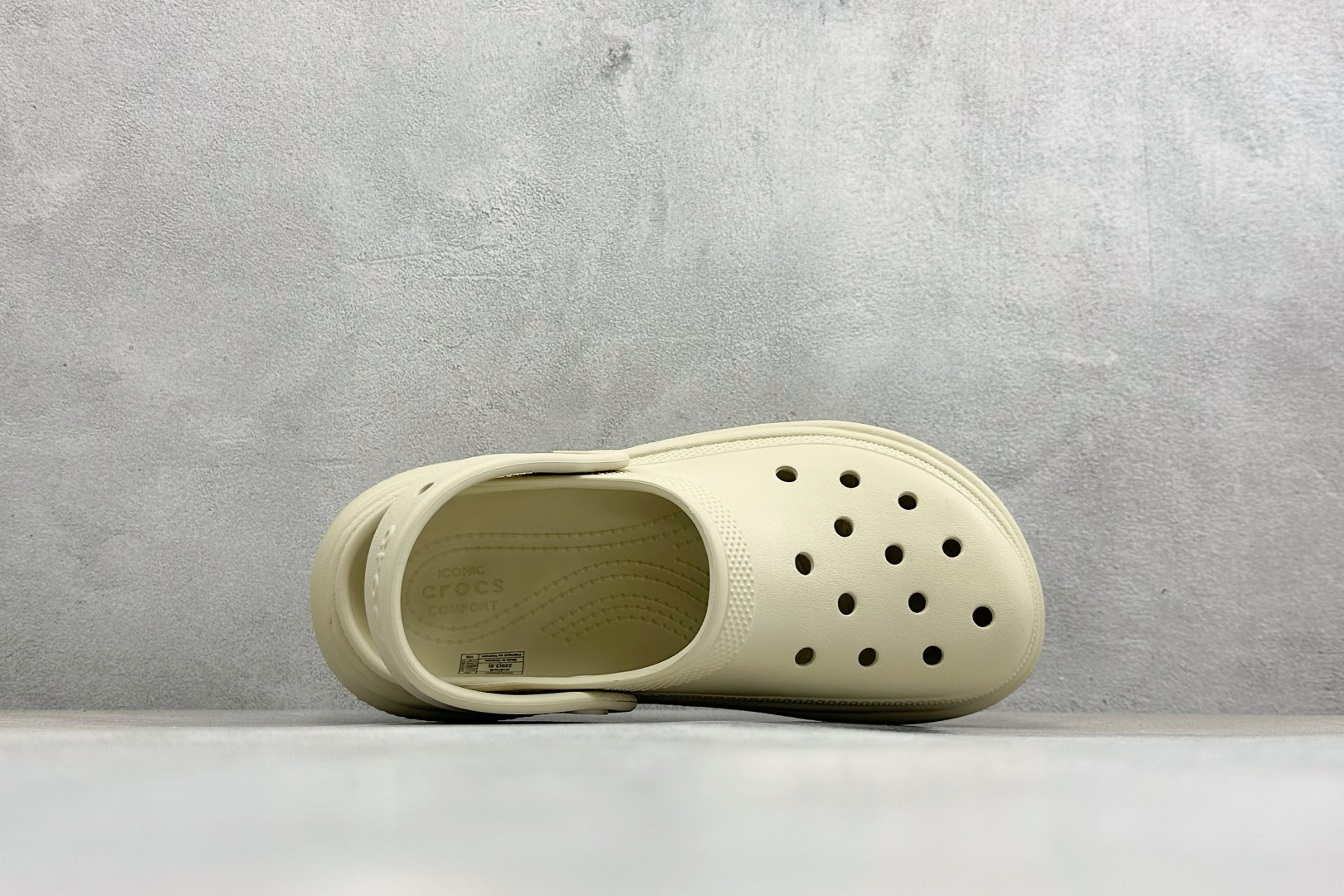 K版Crocs 卡洛驰 雪屋 经典热销系列 经典主推 209347-2Y2 K版Crocs 卡洛驰 雪屋 经典热销系列 经典主推 209347-2Y2