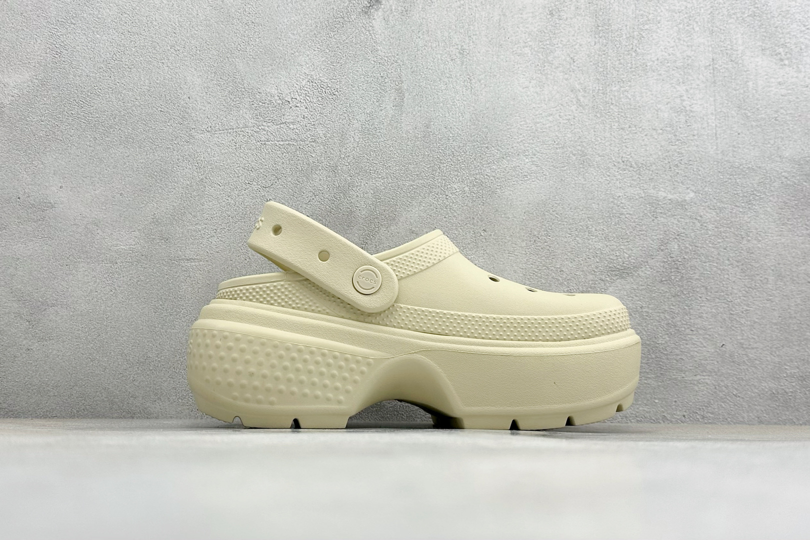 K版Crocs 卡洛驰 雪屋 经典热销系列 经典主推 209347-2Y2 K版Crocs 卡洛驰 雪屋 经典热销系列 经典主推 209347-2Y2