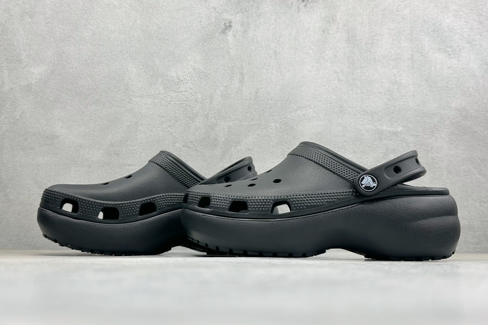 K版Crocs 卡洛驰 云彩 洞洞鞋 经典热销系列 经典主推 206750-100