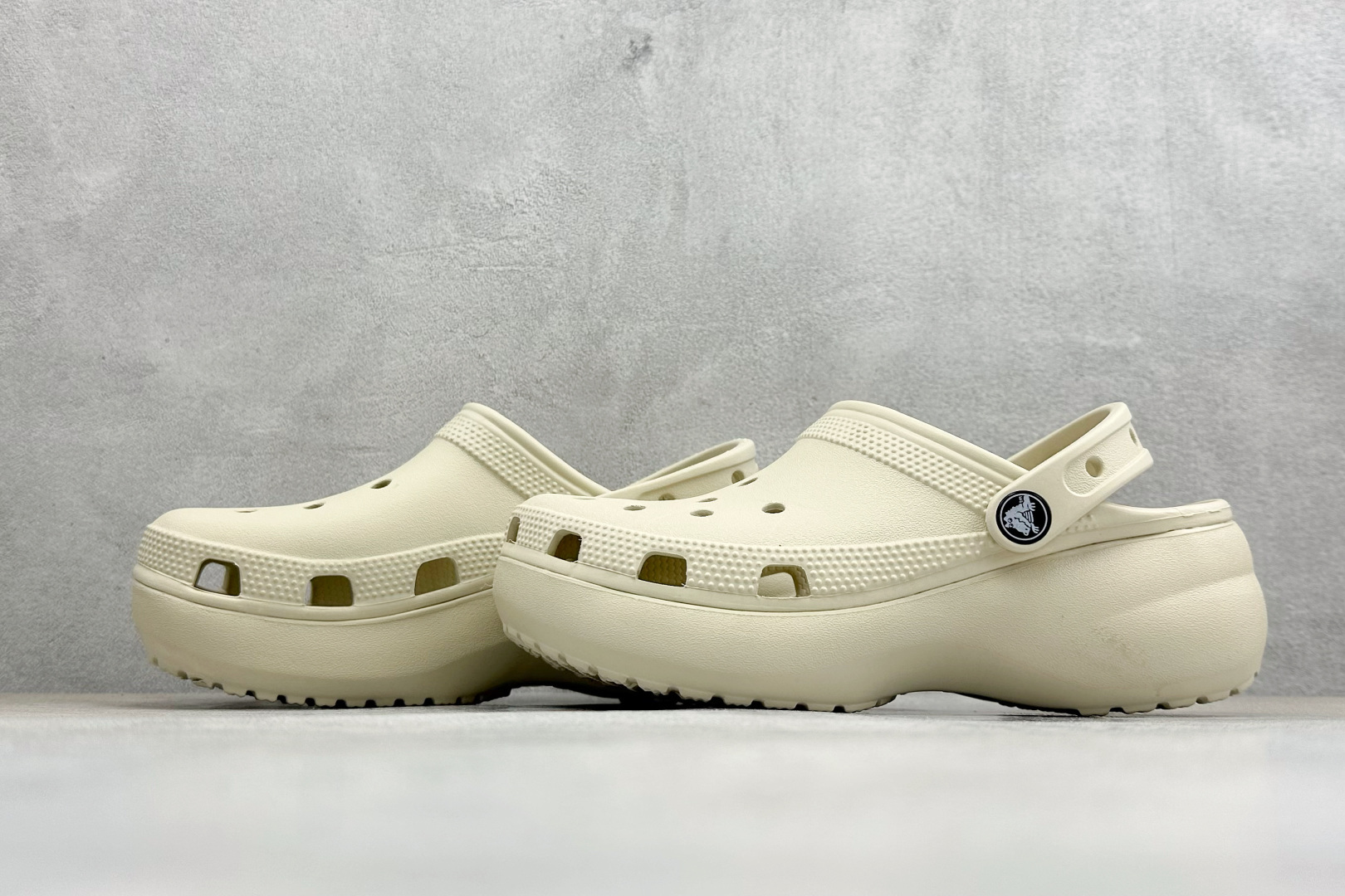 K版Crocs 卡洛驰 云彩 洞洞鞋 经典热销系列 经典主推 206750-2Y2