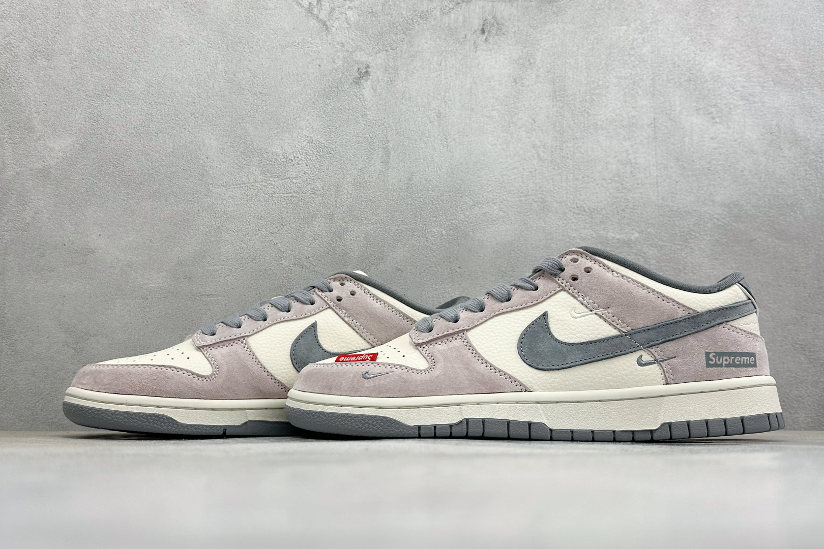 Nike SB Dunk Low 灰紫白撞色 高端定制 低帮休闲板鞋 DN3168-017 Nike SB Dunk Low 灰紫白撞色 高端定制 低帮休闲板鞋 DN3168-017