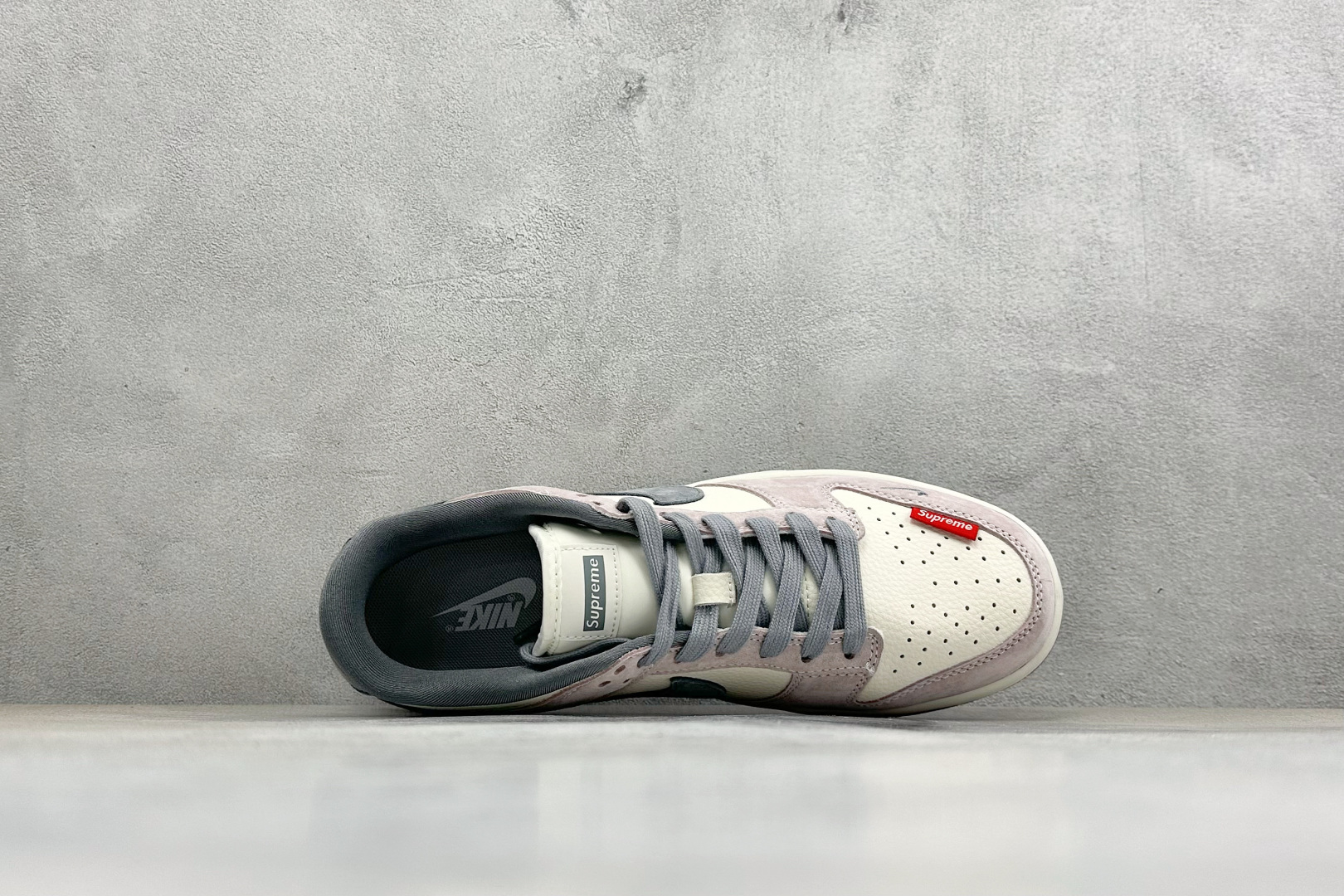 Nike SB Dunk Low 灰紫白撞色 高端定制 低帮休闲板鞋 DN3168-017 Nike SB Dunk Low 灰紫白撞色 高端定制 低帮休闲板鞋 DN3168-017