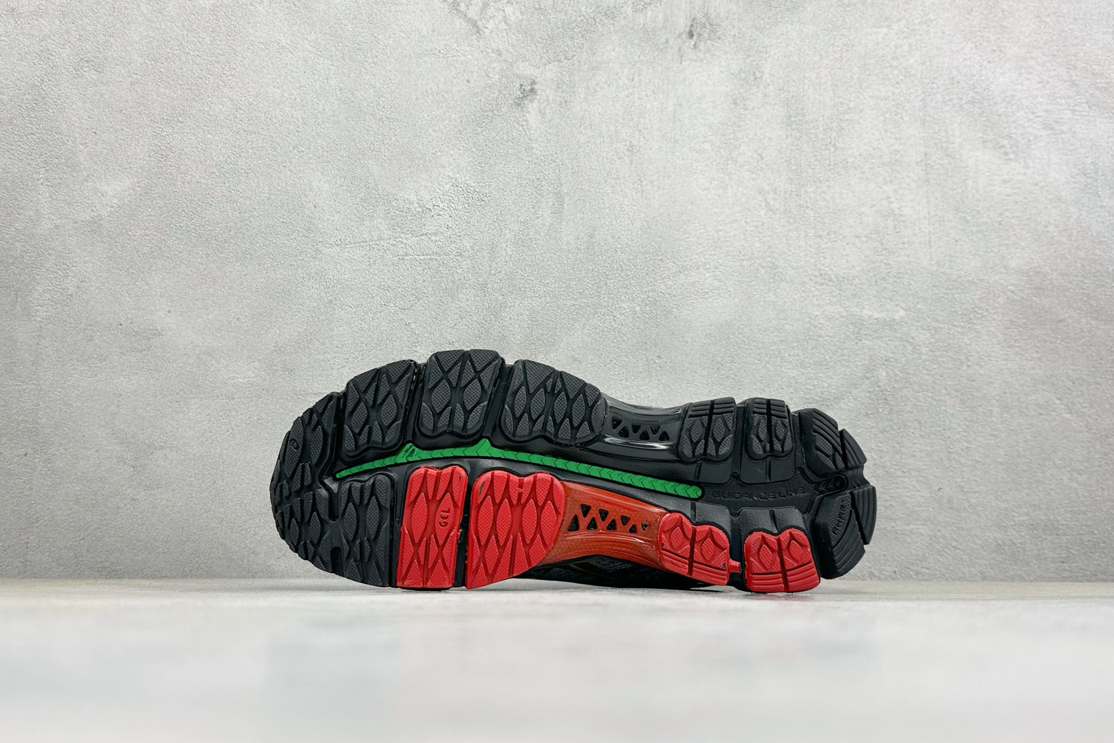CH版Asics Gel-Kayano 12.1 亚瑟士 运动休闲透气专业跑鞋 1203A869-021 CH版Asics Gel-Kayano 12.1 亚瑟士 运动休闲透气专业跑鞋 1203A869-021