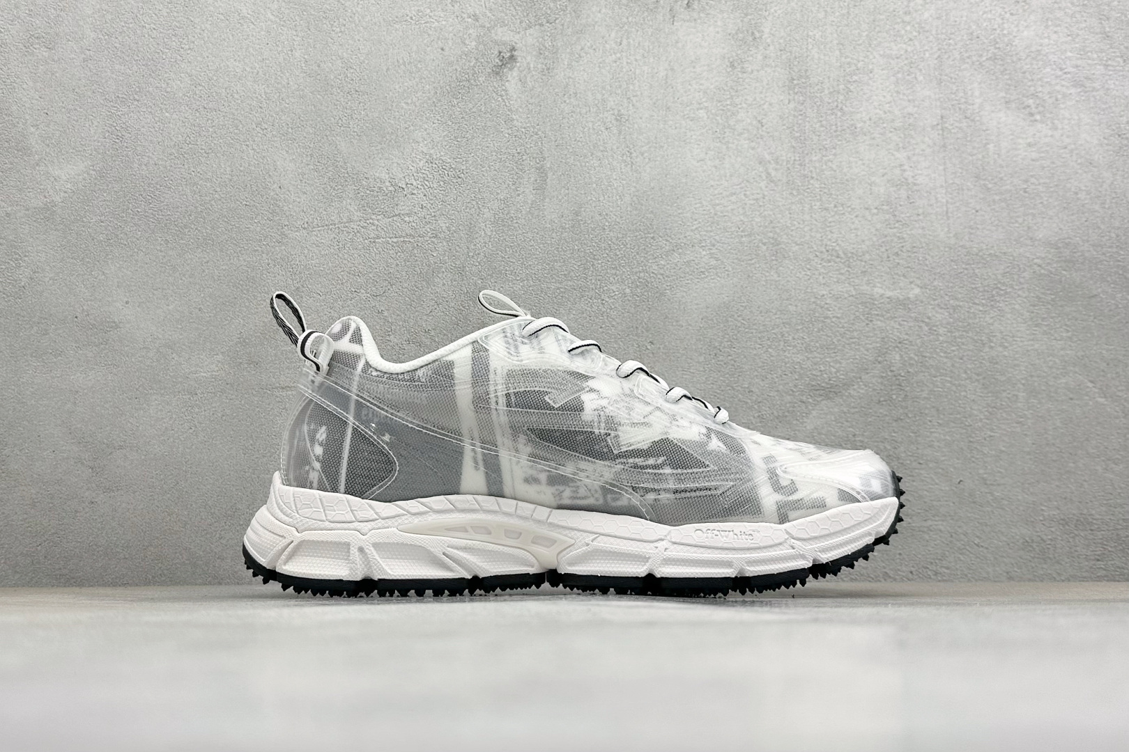 S版 Off-White 防滑耐磨透气性轻便跑鞋 OWIA289F25LEA001 S版 Off-White 防滑耐磨透气性轻便跑鞋 OWIA289F25LEA001