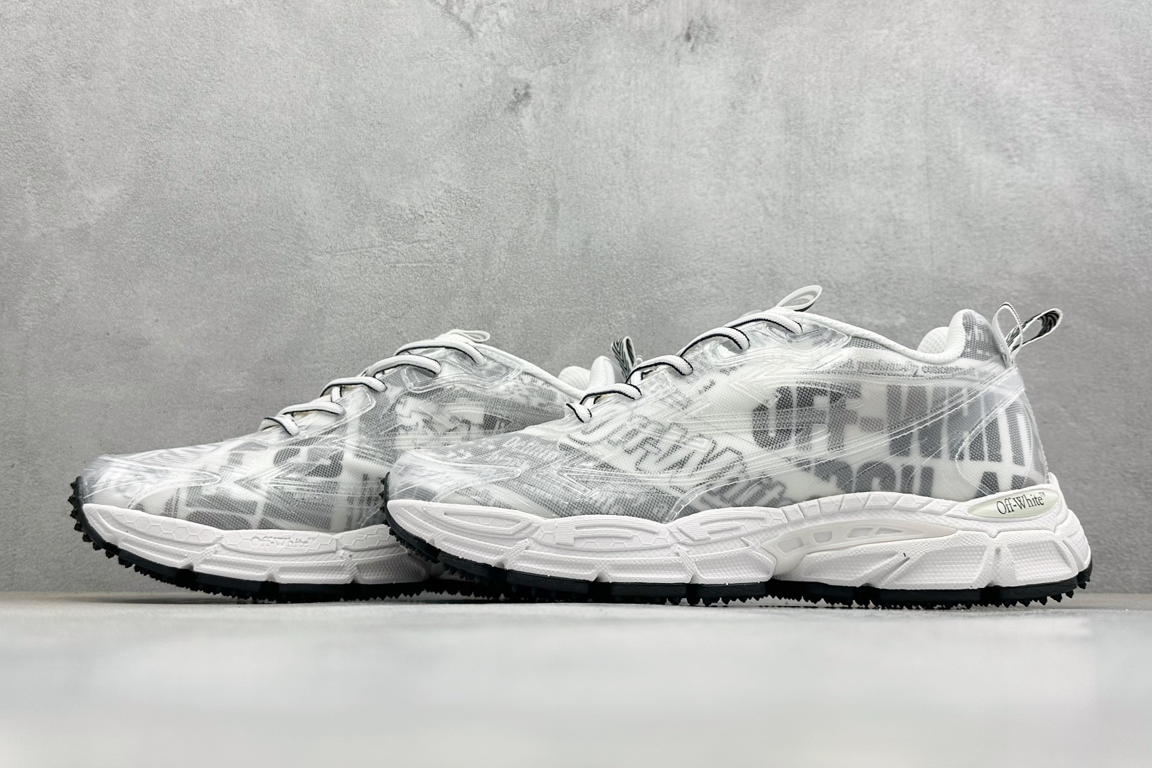 S版 Off-White 防滑耐磨透气性轻便跑鞋 OWIA289F25LEA001 S版 Off-White 防滑耐磨透气性轻便跑鞋 OWIA289F25LEA001