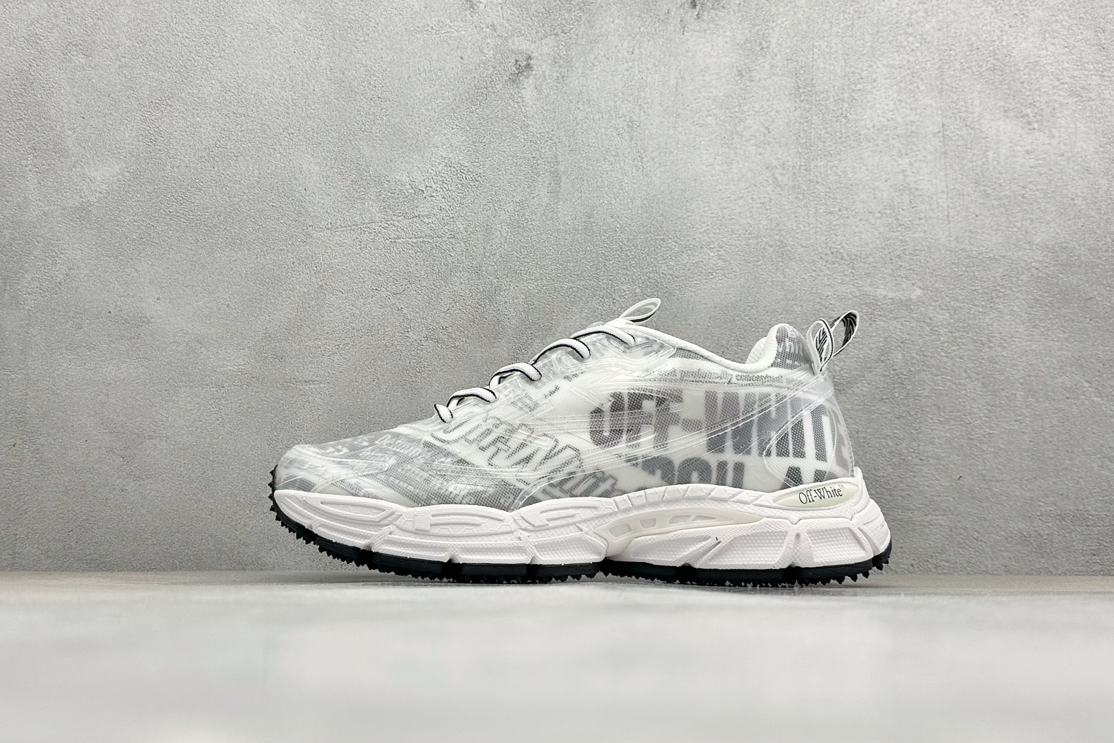 S版 Off-White 防滑耐磨透气性轻便跑鞋 OWIA289F25LEA001 S版 Off-White 防滑耐磨透气性轻便跑鞋 OWIA289F25LEA001