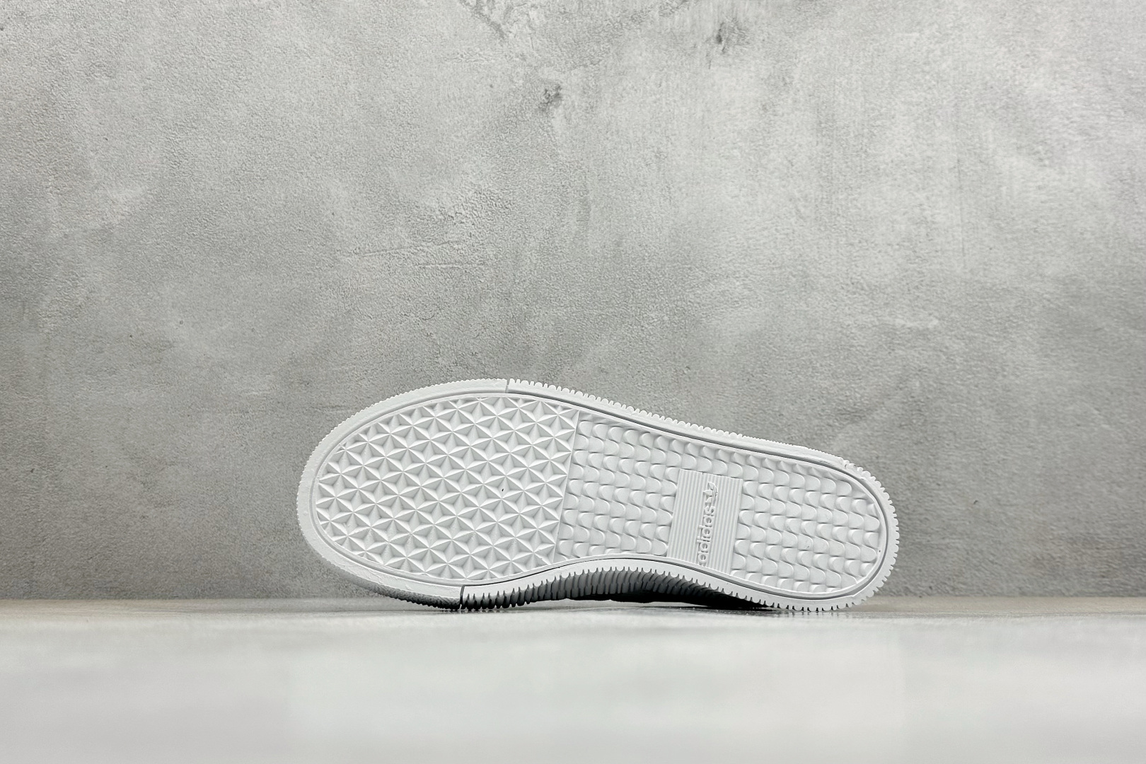 XH版Adidas originals Sambarose 桑巴增高舒适耐磨防滑低帮板鞋 EE9017
