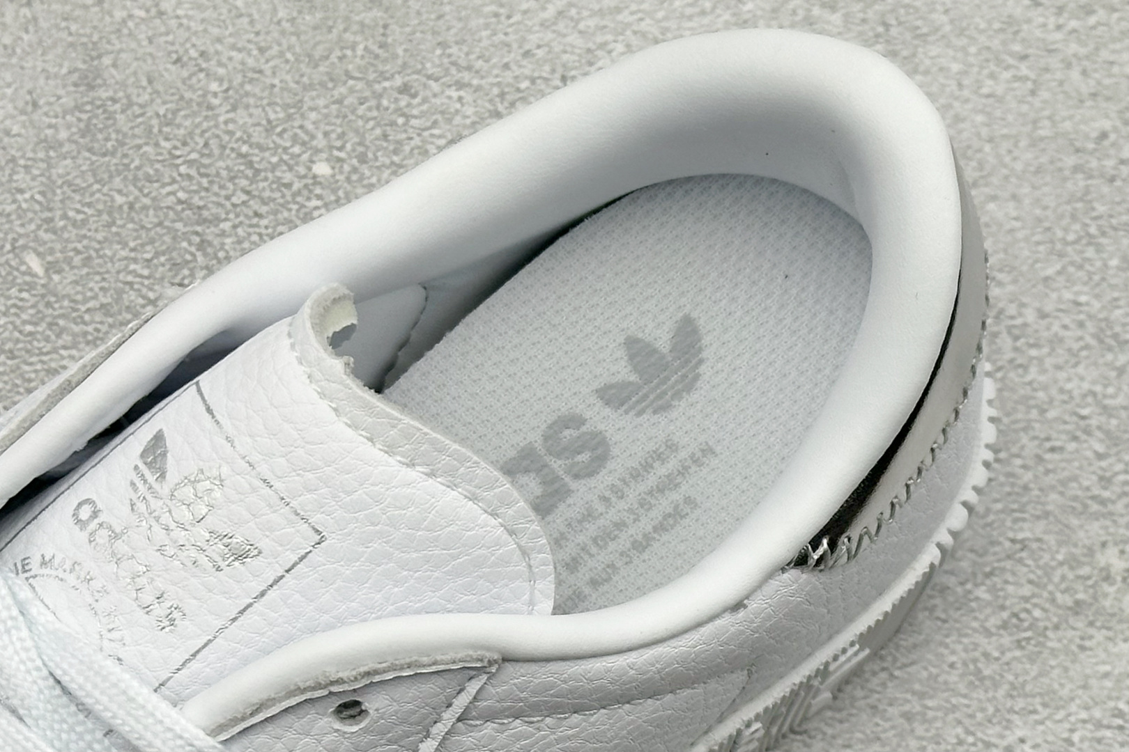 XH版Adidas originals Sambarose 桑巴增高舒适耐磨防滑低帮板鞋 EE9017