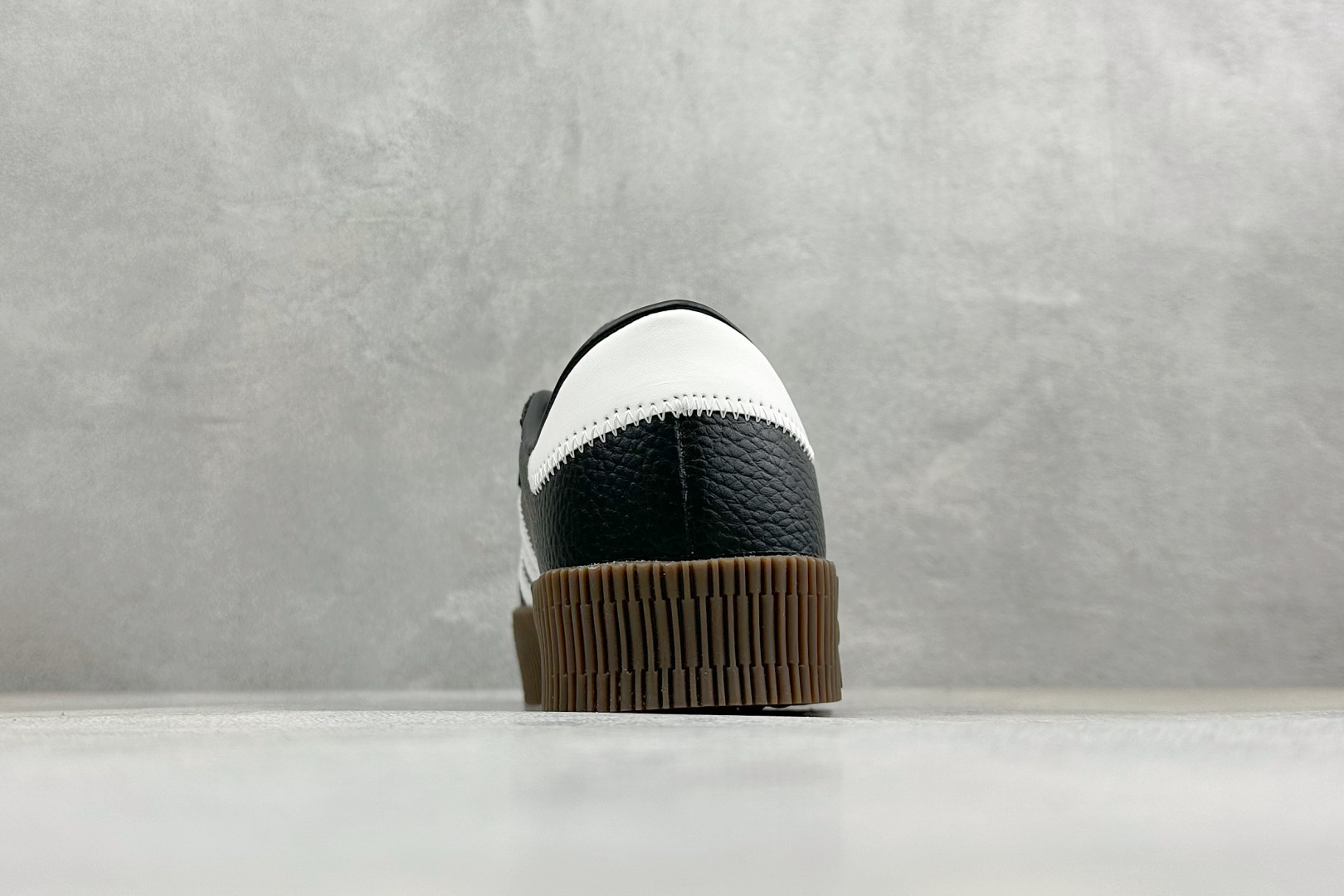 XH版Adidas originals Sambarose 桑巴增高舒适耐磨防滑低帮板鞋 B28156