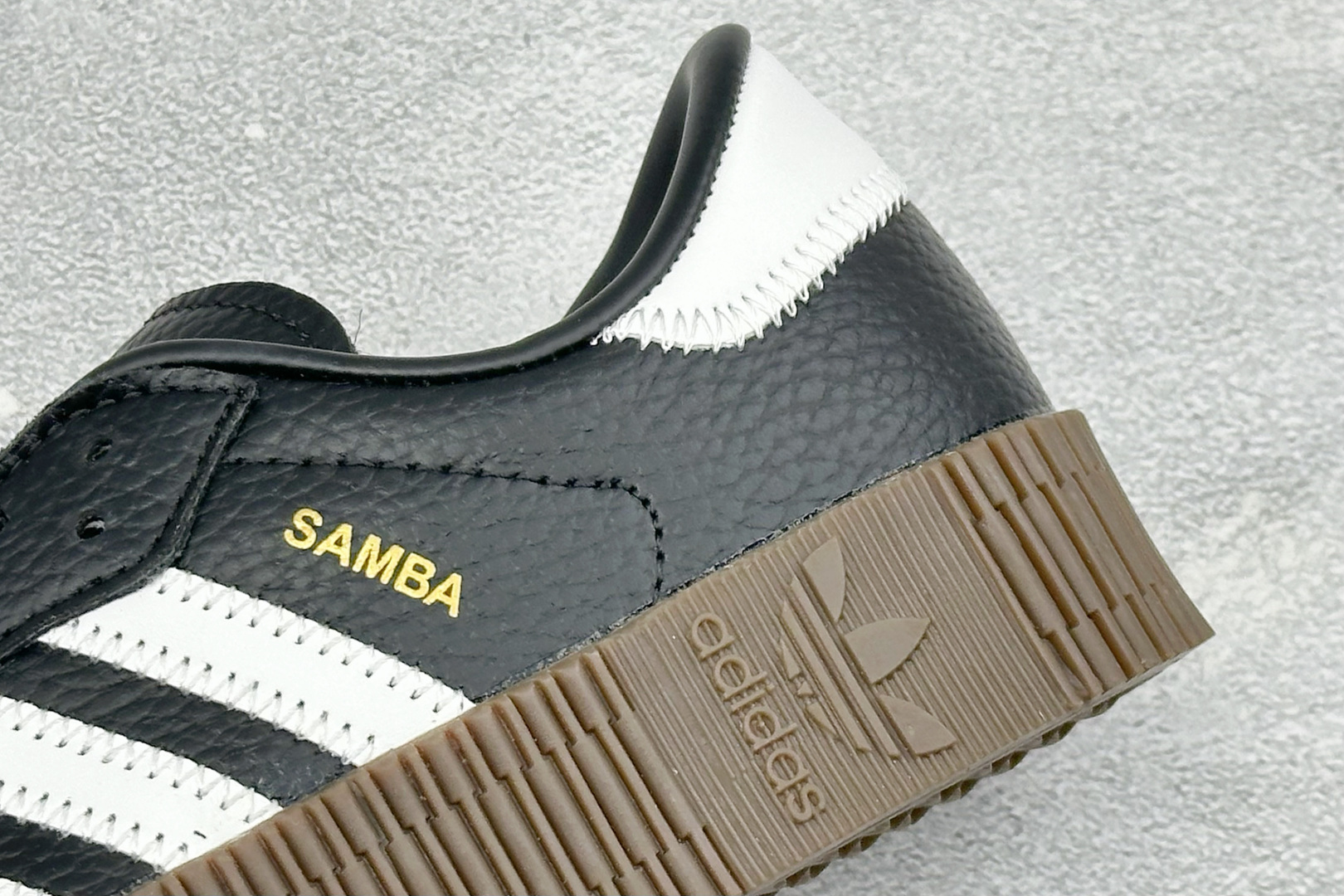 XH版Adidas originals Sambarose 桑巴增高舒适耐磨防滑低帮板鞋 B28156