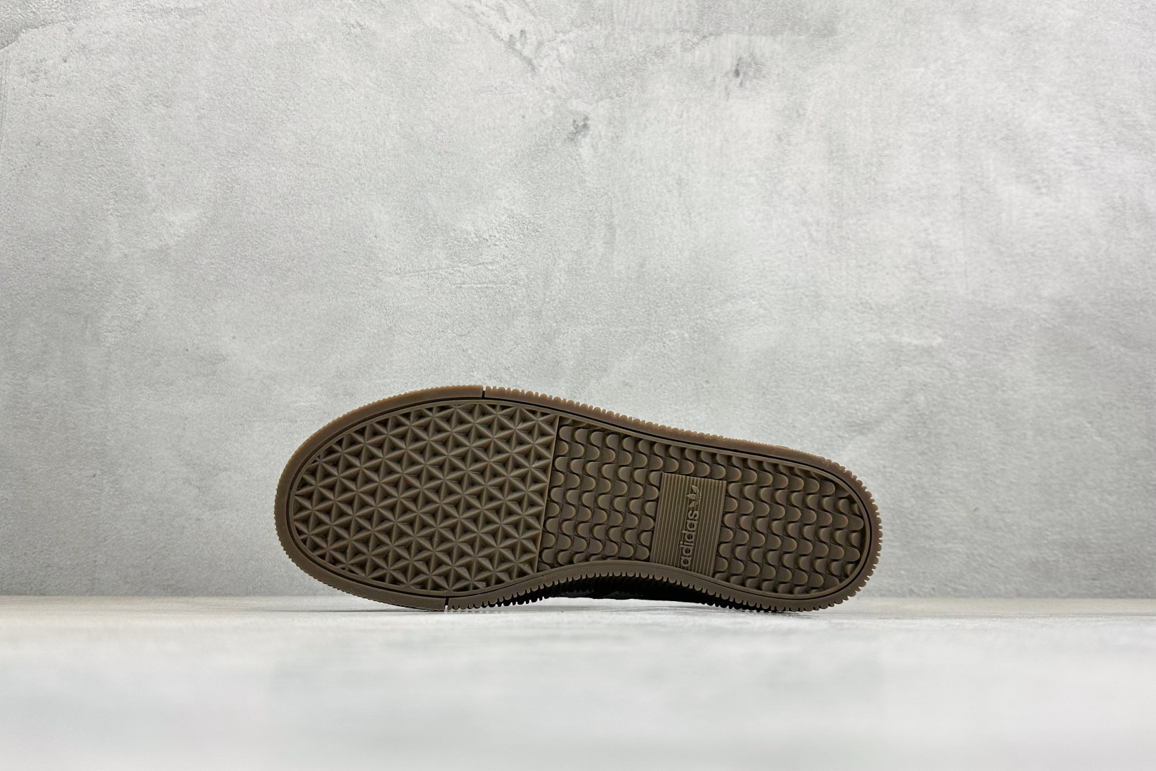 XH版Adidas originals Sambarose 桑巴增高舒适耐磨防滑低帮板鞋 B28156