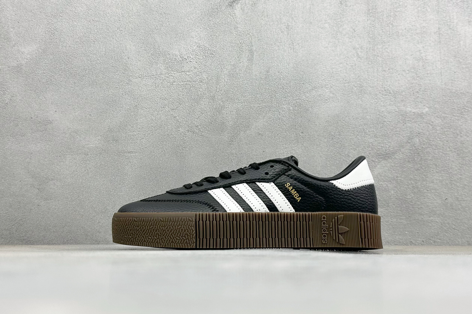 XH版Adidas originals Sambarose 桑巴增高舒适耐磨防滑低帮板鞋 B28156