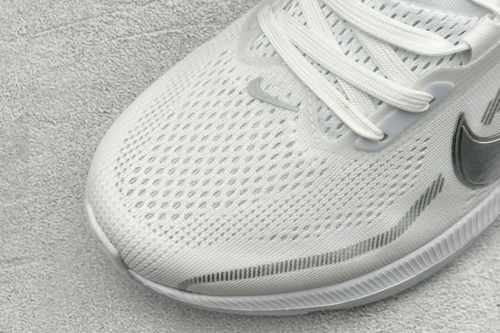 CH版NK AIR ZOOM PEGASUS 42 登月休闲运动跑鞋 IF1688-108 CH版NK AIR ZOOM PEGASUS 42 登月休闲运动跑鞋 IF1688-108