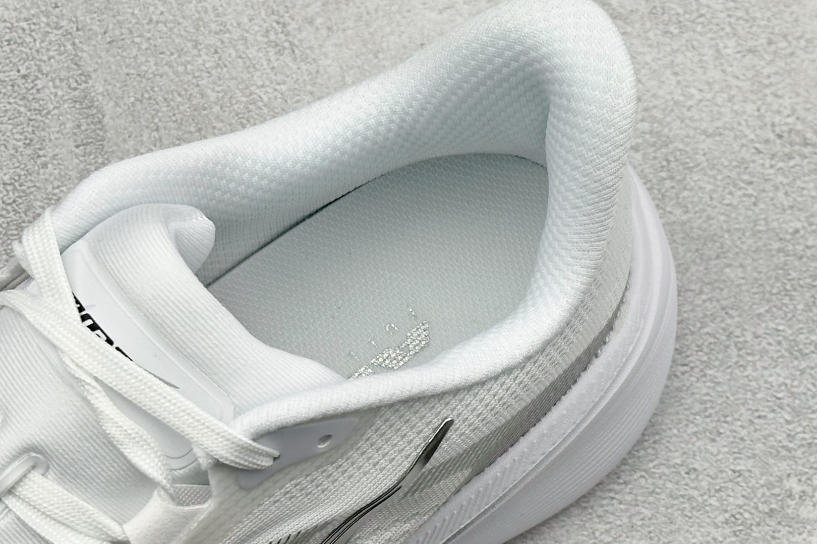 CH版NK AIR ZOOM PEGASUS 42 登月休闲运动跑鞋 IF1688-108 CH版NK AIR ZOOM PEGASUS 42 登月休闲运动跑鞋 IF1688-108