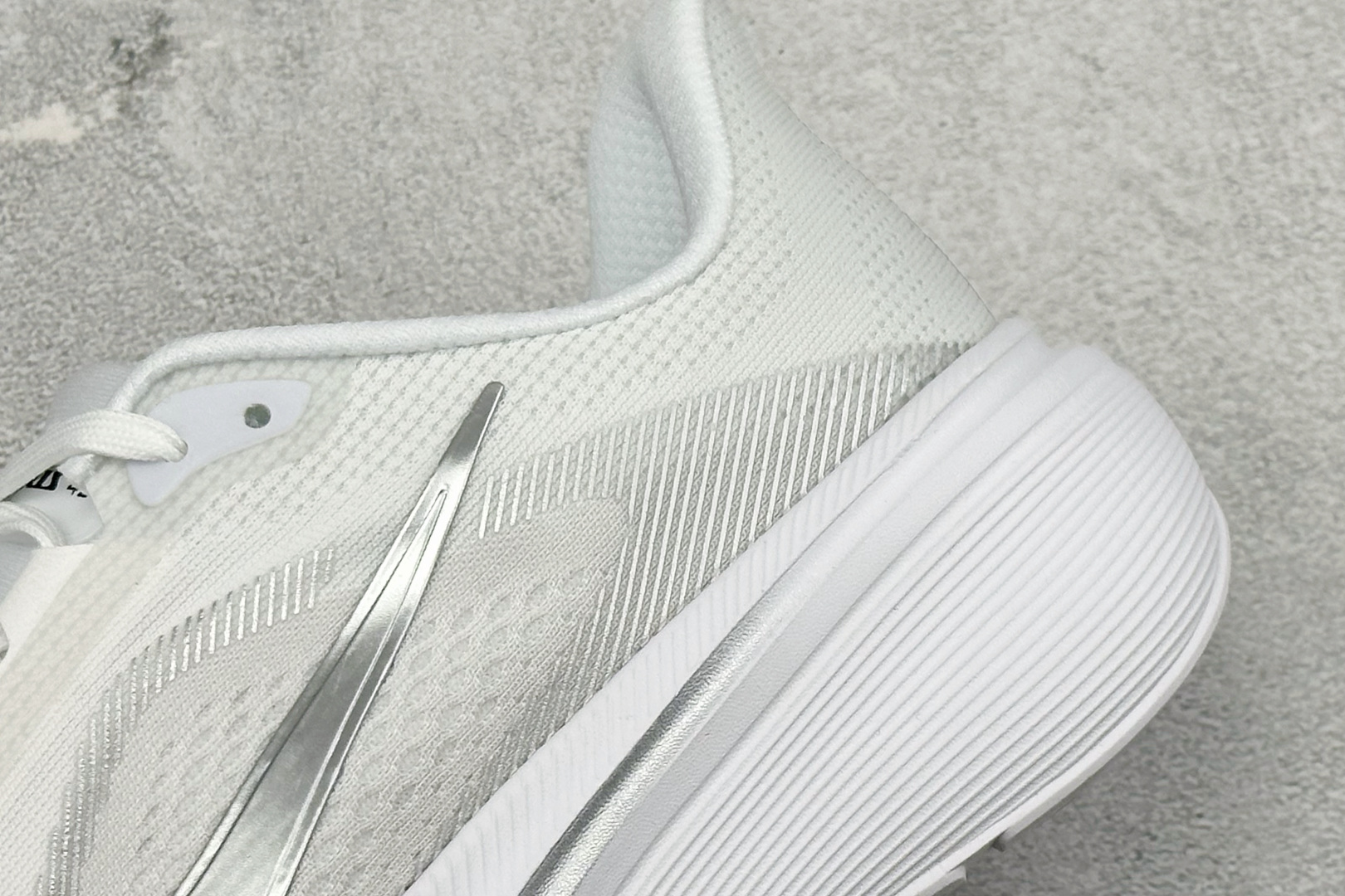 CH版NK AIR ZOOM PEGASUS 42 登月休闲运动跑鞋 IF1688-108 CH版NK AIR ZOOM PEGASUS 42 登月休闲运动跑鞋 IF1688-108