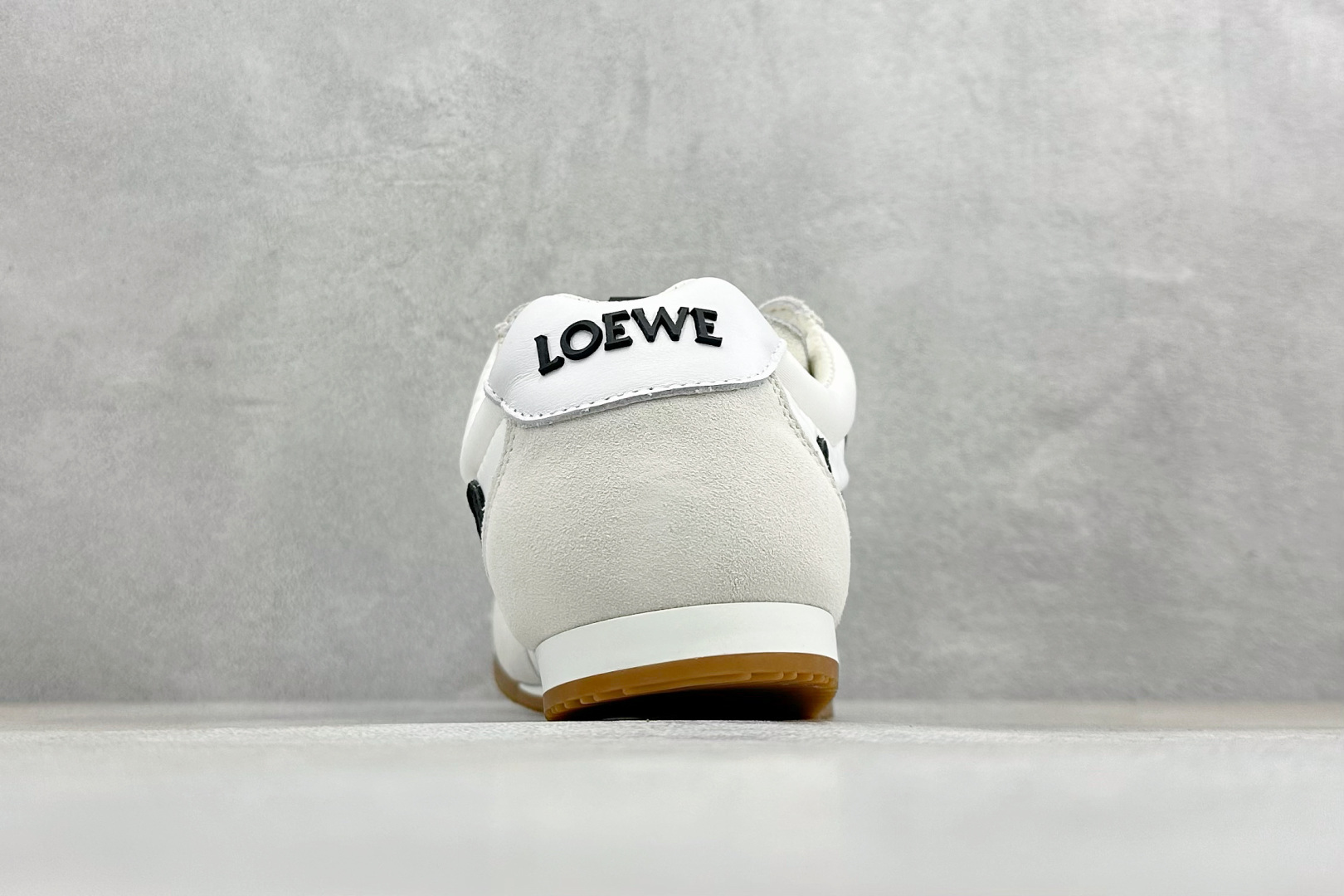 罗意威/Loewe Ballet Runner 爆款芭蕾舞鞋 2.0系列阿甘复古风德训薄底百搭休闲运动鞋 2528-1WHITE 罗意威/Loewe Ballet Runner 爆款芭蕾舞鞋 2.0系列阿甘复古风德训薄底百搭休闲运动鞋 2528-1WHITE