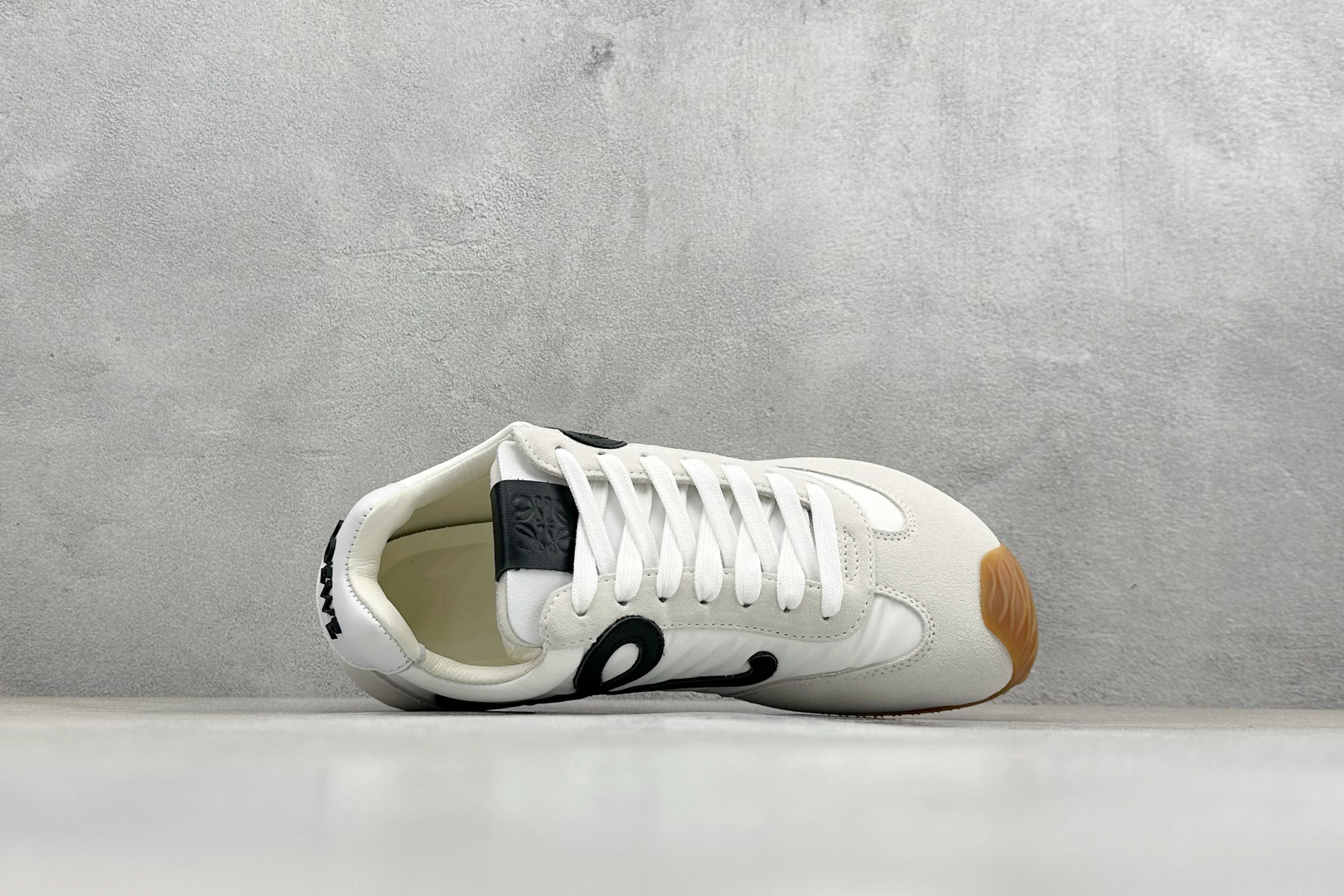 罗意威/Loewe Ballet Runner 爆款芭蕾舞鞋 2.0系列阿甘复古风德训薄底百搭休闲运动鞋 2528-1WHITE 罗意威/Loewe Ballet Runner 爆款芭蕾舞鞋 2.0系列阿甘复古风德训薄底百搭休闲运动鞋 2528-1WHITE