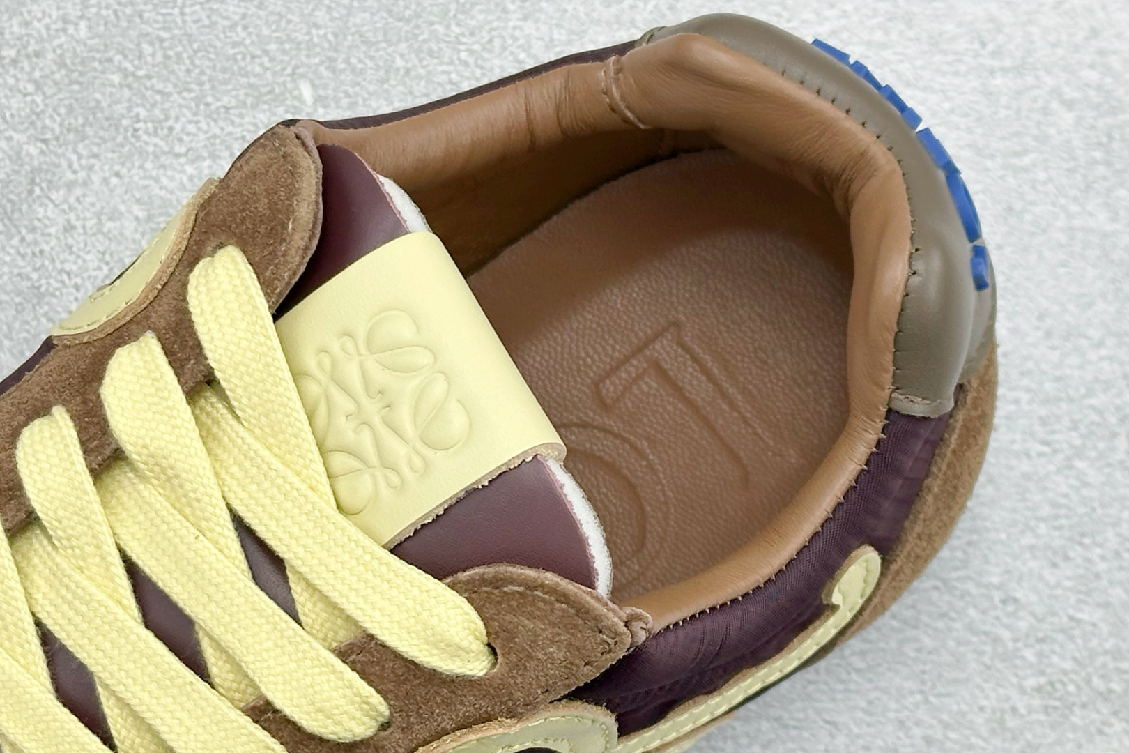 罗意威/Loewe Ballet Runner 爆款芭蕾舞鞋 2.0系列阿甘复古风德训薄底百搭休闲运动鞋 2528-1BROWN 罗意威/Loewe Ballet Runner 爆款芭蕾舞鞋 2.0系列阿甘复古风德训薄底百搭休闲运动鞋 2528-1BROWN