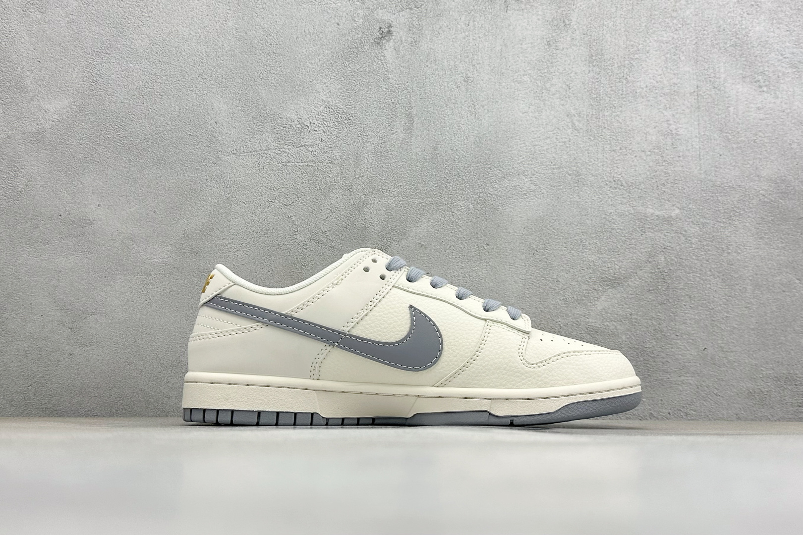 Nike Dunk Low Retro 斯图西联名 周年高端定制 低帮休闲板鞋 JP1628-040 Nike Dunk Low Retro 斯图西联名 周年高端定制 低帮休闲板鞋 JP1628-040