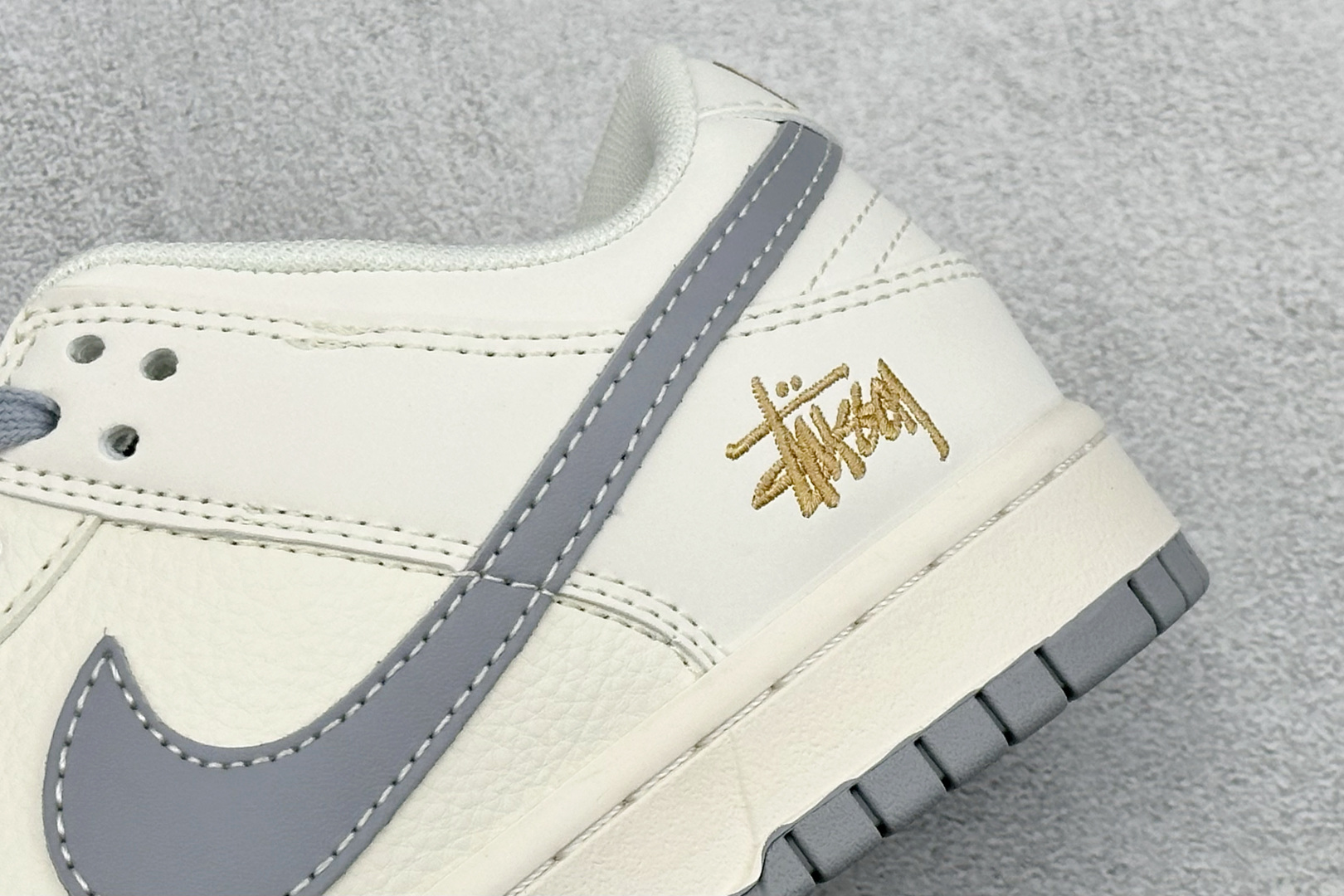 Nike Dunk Low Retro 斯图西联名 周年高端定制 低帮休闲板鞋 JP1628-040 Nike Dunk Low Retro 斯图西联名 周年高端定制 低帮休闲板鞋 JP1628-040