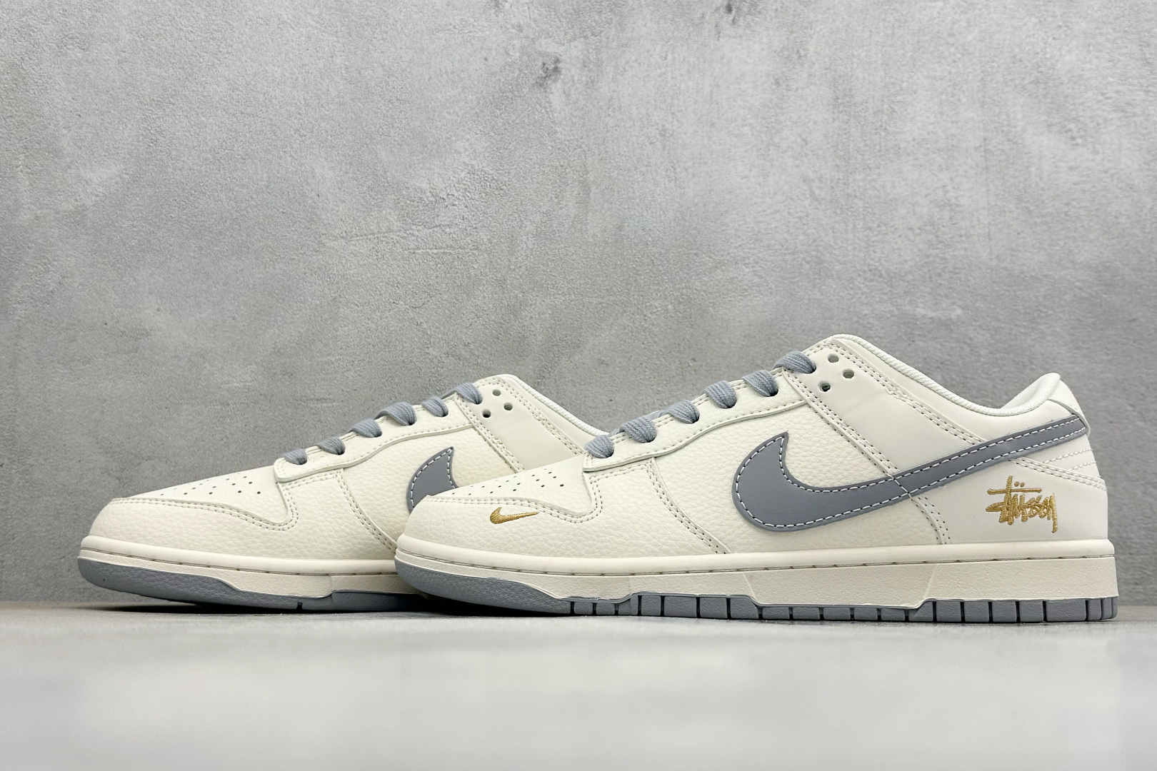 Nike Dunk Low Retro 斯图西联名 周年高端定制 低帮休闲板鞋 JP1628-040 Nike Dunk Low Retro 斯图西联名 周年高端定制 低帮休闲板鞋 JP1628-040
