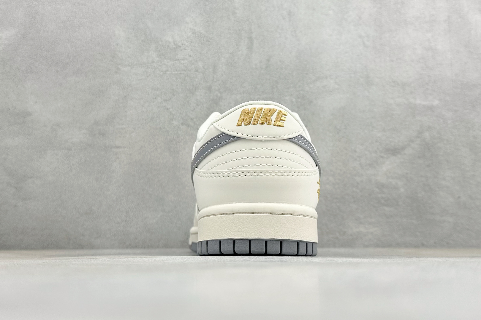 Nike Dunk Low Retro 斯图西联名 周年高端定制 低帮休闲板鞋 JP1628-040 Nike Dunk Low Retro 斯图西联名 周年高端定制 低帮休闲板鞋 JP1628-040