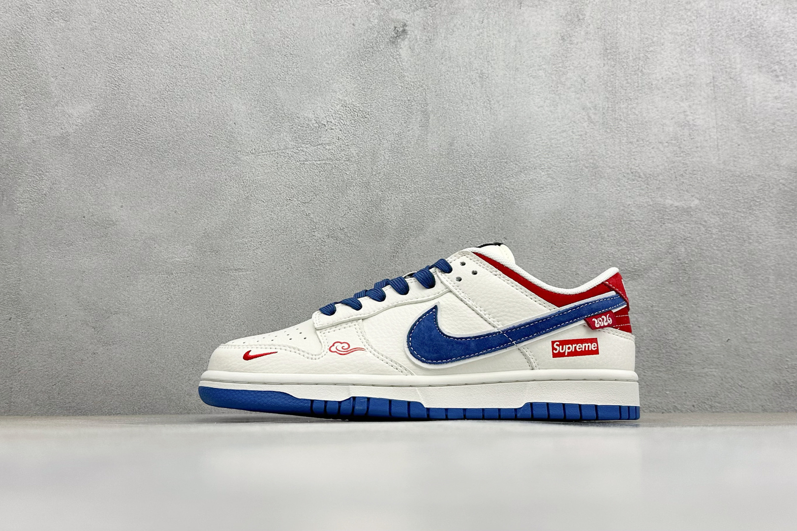 Nike Dunk × Supreme 2026限定款 白蓝红撞色直击复古潮流魂 XZ5899-117 Nike Dunk × Supreme 2026限定款 白蓝红撞色直击复古潮流魂 XZ5899-117