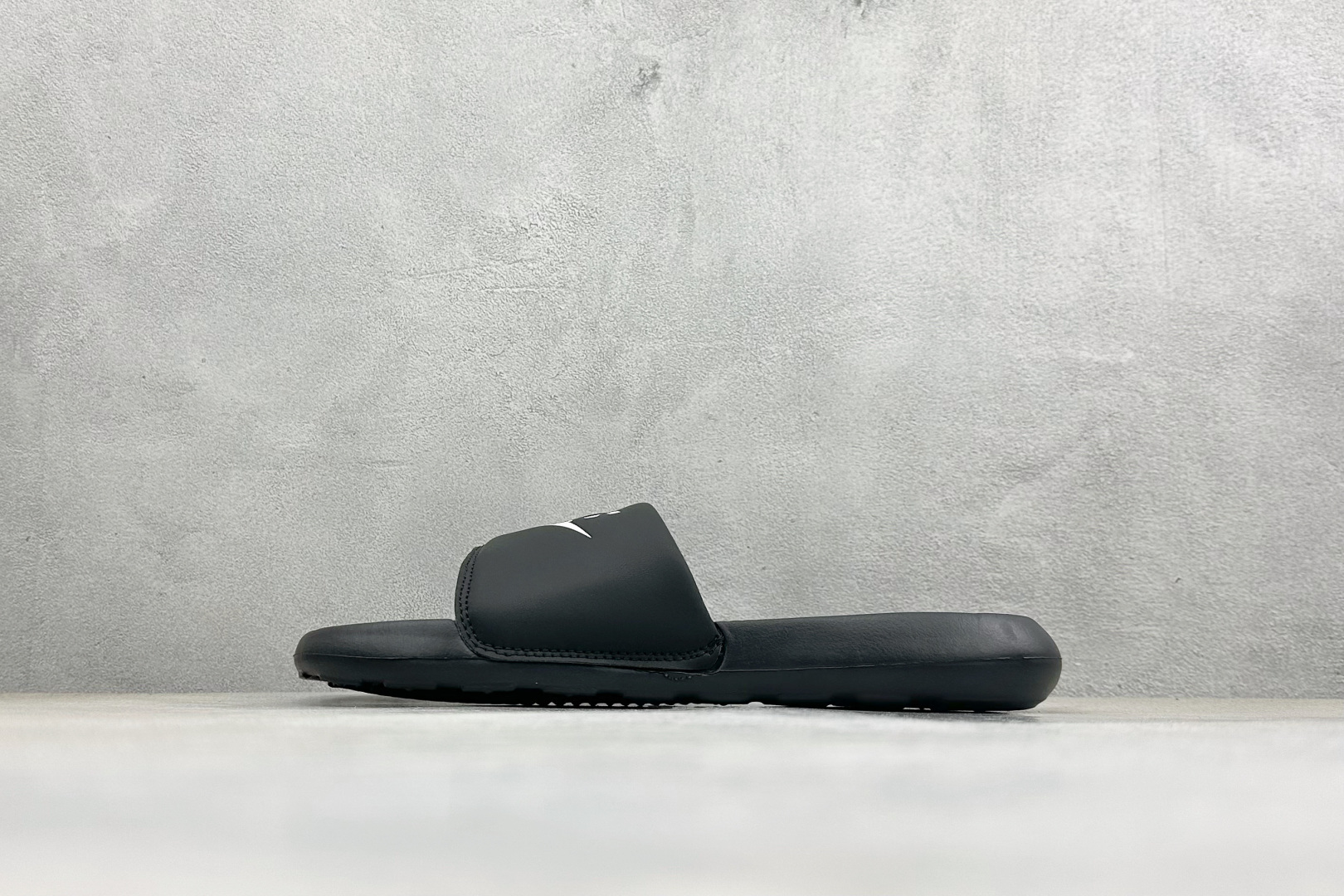 CX版Nike VICTORI ONE SLIDE 舒适时尚 EVA 防滑防磨减震一字拖鞋 CN9675-002