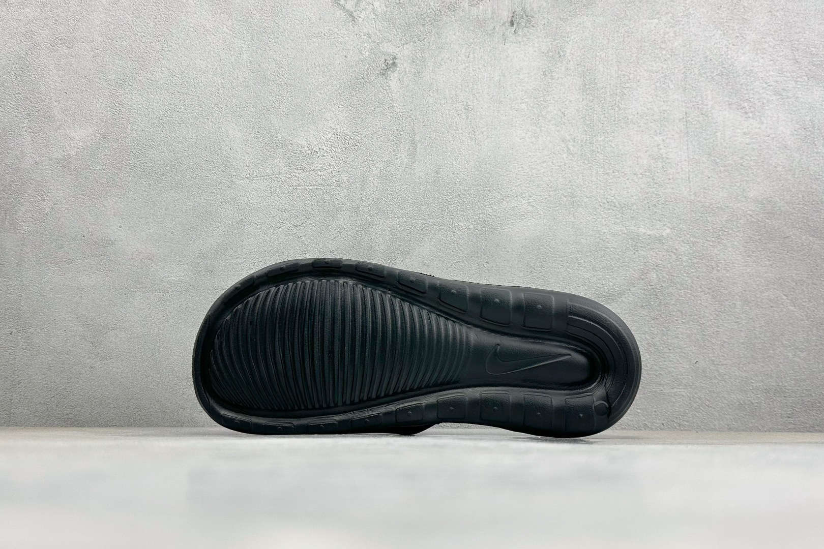 CX版Nike VICTORI ONE SLIDE 舒适时尚 EVA 防滑防磨减震一字拖鞋 CN9675-002