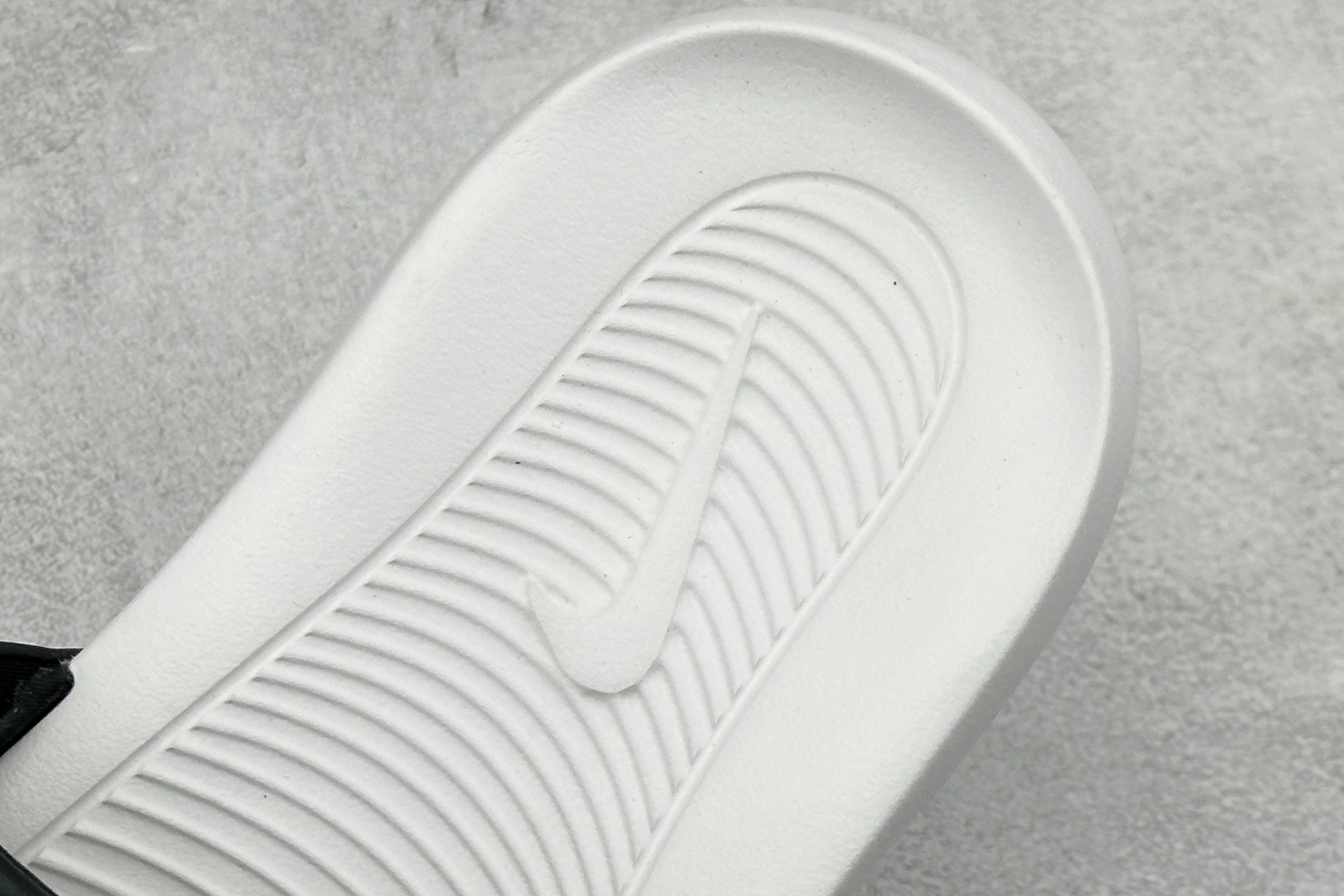 CX版Nike VICTORI ONE SLIDE 舒适时尚 EVA 防滑防磨减震一字拖鞋 DD0234-100