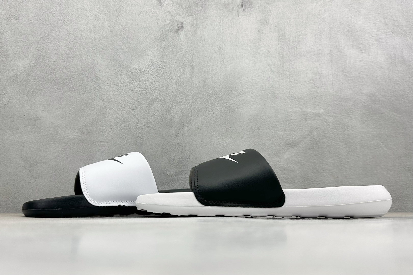 CX版Nike VICTORI ONE SLIDE 舒适时尚 EVA 防滑防磨减震一字拖鞋 DD0234-100