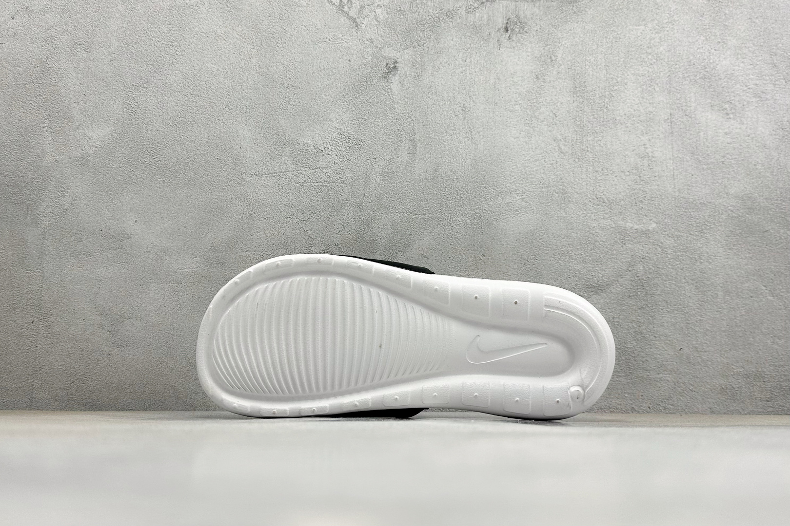 CX版Nike VICTORI ONE SLIDE 舒适时尚 EVA 防滑防磨减震一字拖鞋 DD0234-100