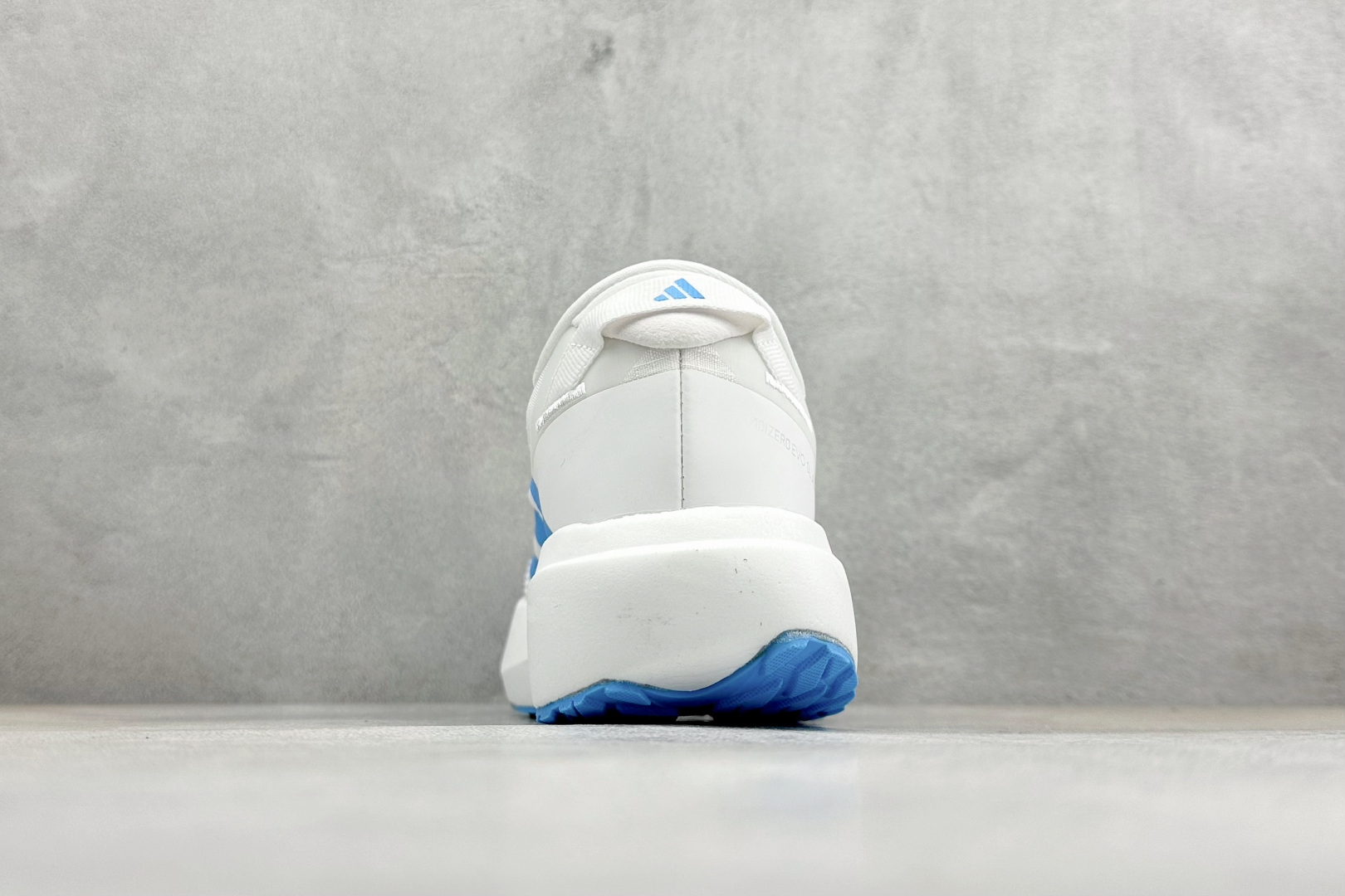 TY版AD ADIZERO EVO SL ATR 阿迪超轻透气缓震跑鞋 KK0214 TY版AD ADIZERO EVO SL ATR 阿迪超轻透气缓震跑鞋 KK0214