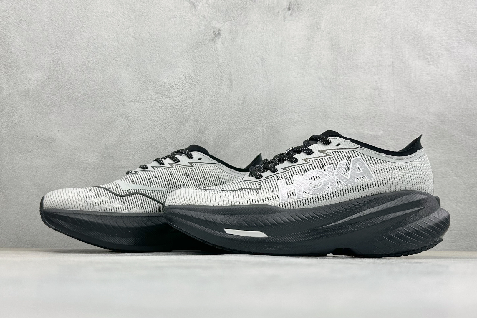 ST版HOKA ONE MACH X 2 运动平衡 轻便系带减震防滑耐磨低帮跑步鞋 1169610/BKSTR ST版HOKA ONE MACH X 2 运动平衡 轻便系带减震防滑耐磨低帮跑步鞋 1169610/BKSTR