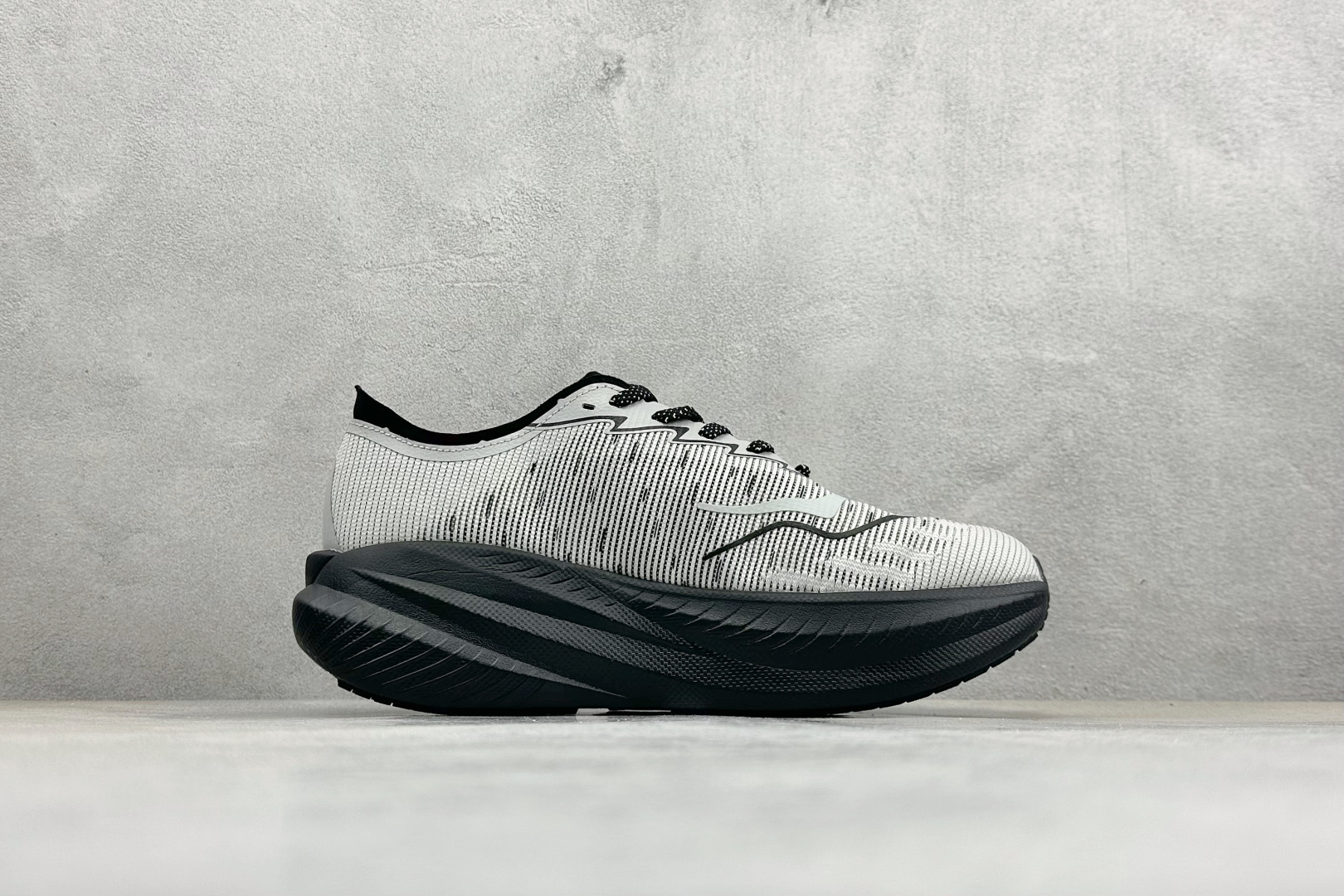 ST版HOKA ONE MACH X 2 运动平衡 轻便系带减震防滑耐磨低帮跑步鞋 1169610/BKSTR ST版HOKA ONE MACH X 2 运动平衡 轻便系带减震防滑耐磨低帮跑步鞋 1169610/BKSTR