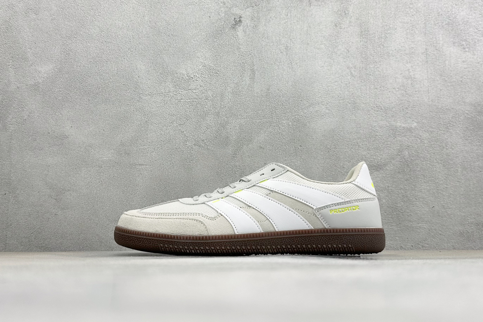 Adidas PREDATOR FREESTYLE 舒适百搭薄底 防滑耐磨板鞋 IF8351