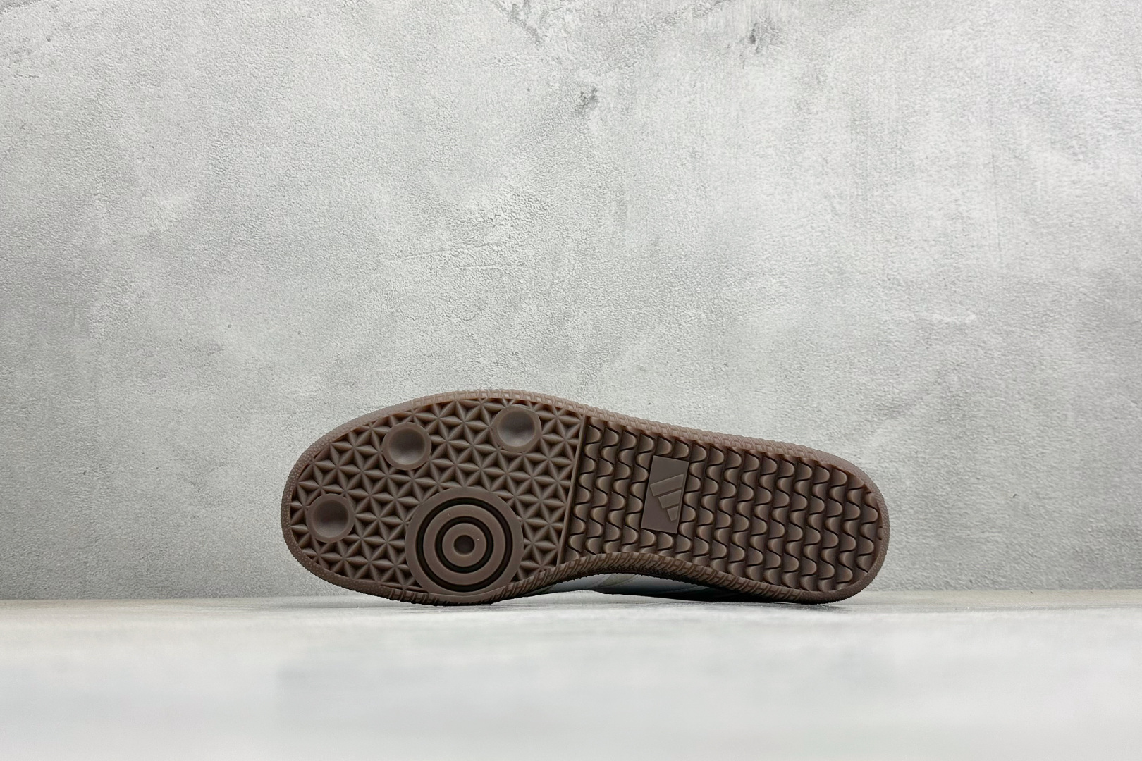 Adidas PREDATOR FREESTYLE 舒适百搭薄底 防滑耐磨板鞋 IF8351