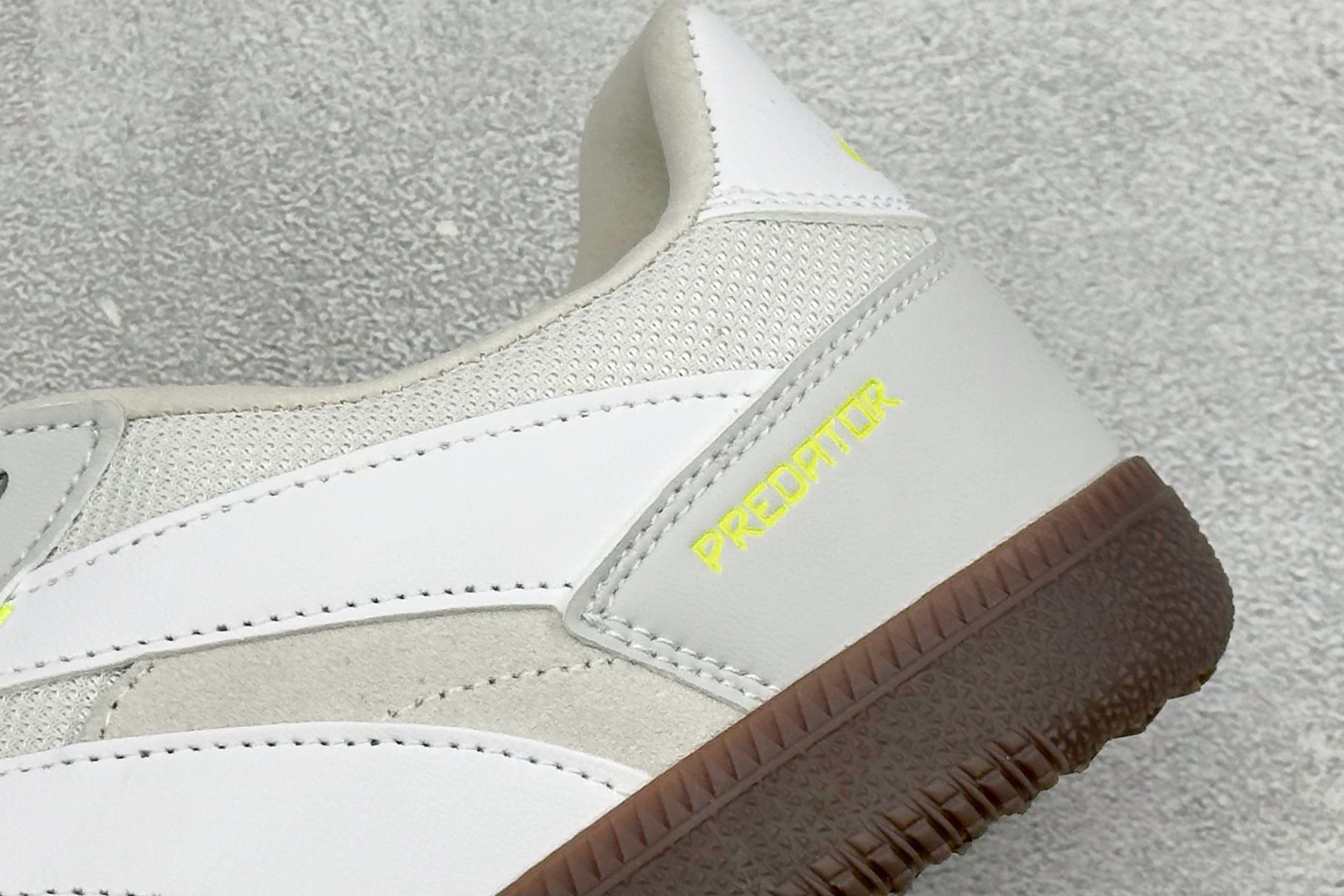 Adidas PREDATOR FREESTYLE 舒适百搭薄底 防滑耐磨板鞋 IF8351
