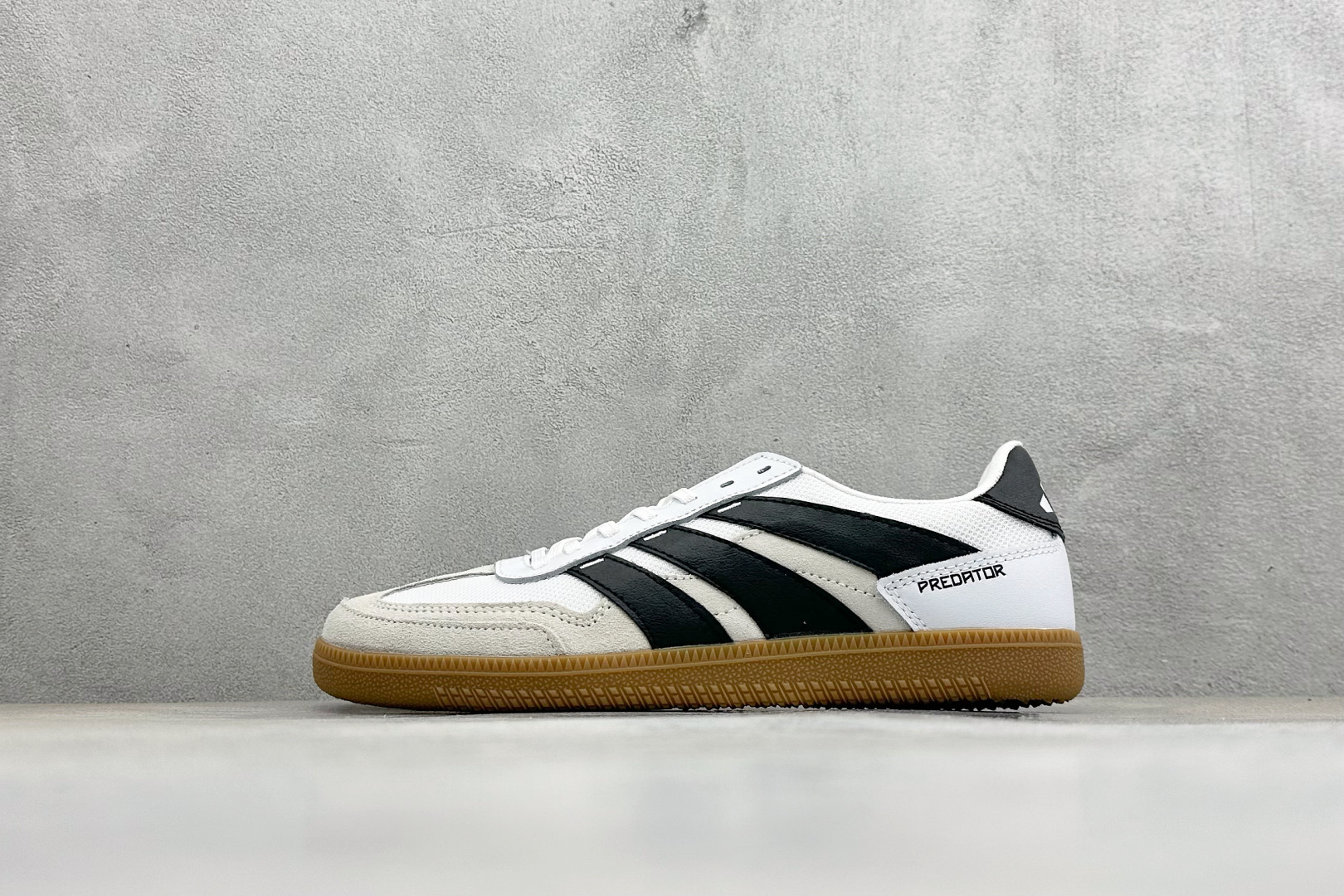 Adidas PREDATOR FREESTYLE 舒适百搭薄底 防滑耐磨板鞋 IF1025