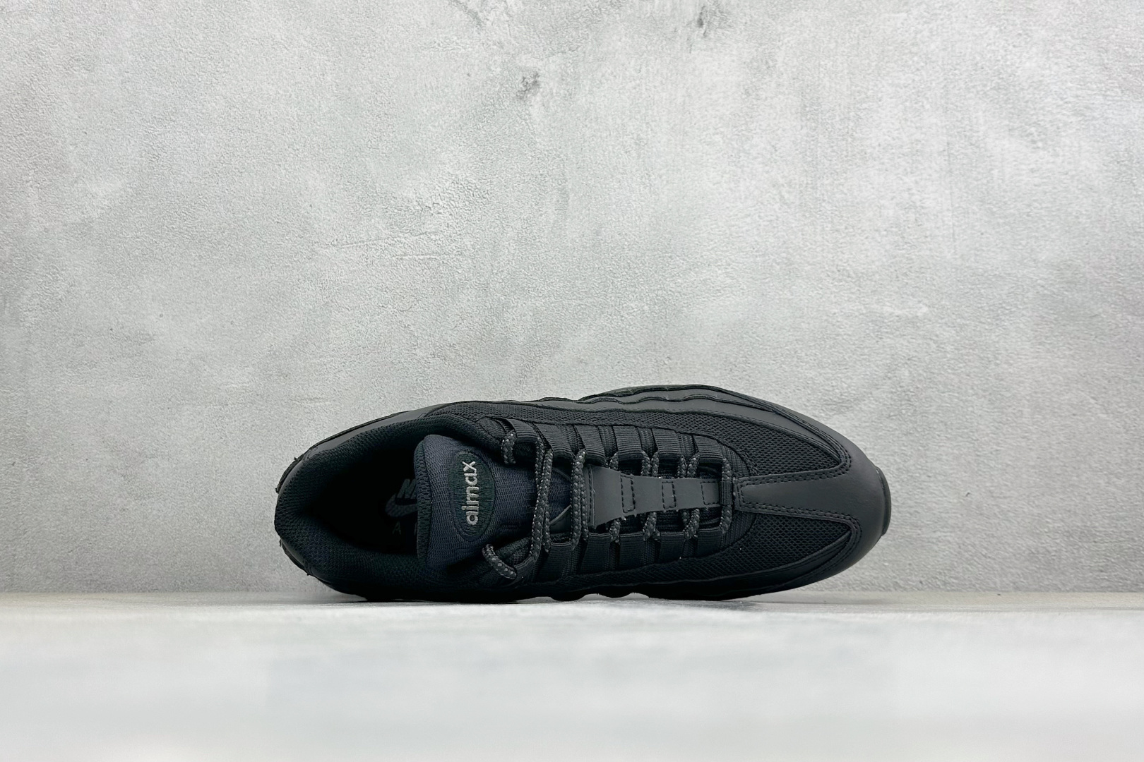 Nike Air Max 95 复古减震气垫跑鞋 CI3705-001 Nike Air Max 95 复古减震气垫跑鞋 CI3705-001