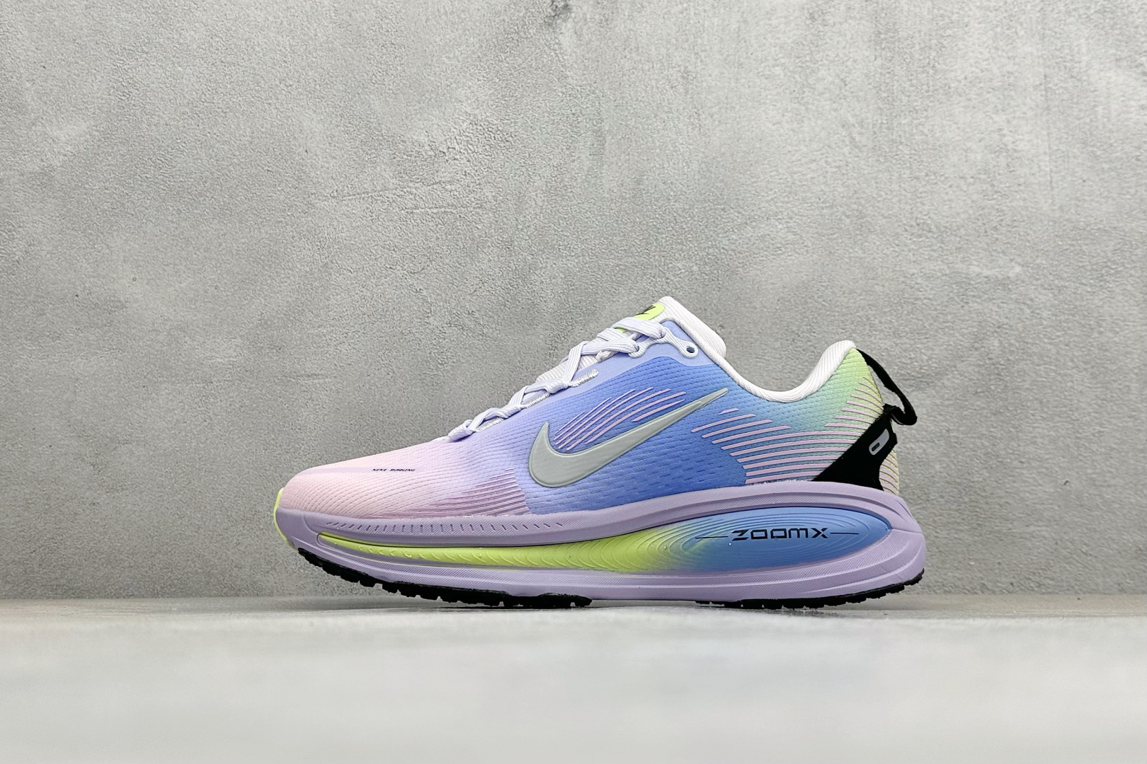 福利特价 Nike VOMERO 18 耐克 舒适减震防滑 低帮跑步鞋全掌ReactX泡绵中底 前掌和后