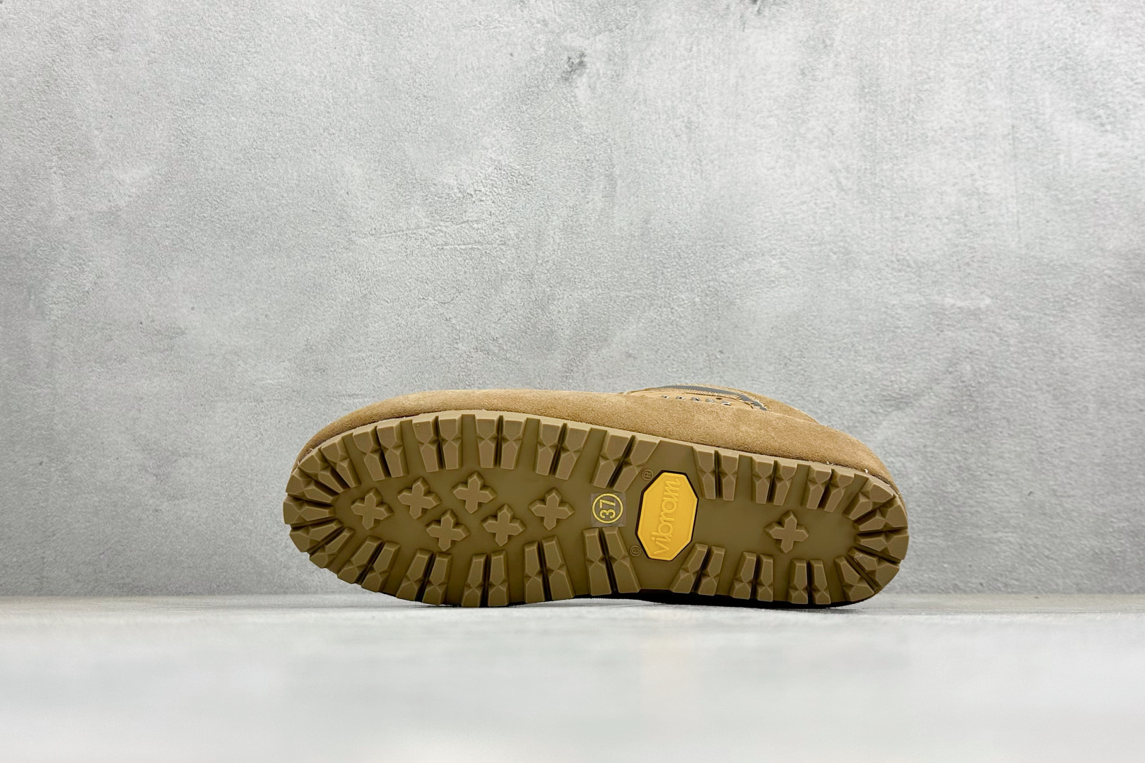 Golden Goose True Star 25s最新款 易烊千玺 萱美 王一博 朱亚文同款小红书爆款运动鞋 Golden Goose True Star 25s最新款 易烊千玺 萱美 王一博 朱亚文同款小红书爆款运动鞋