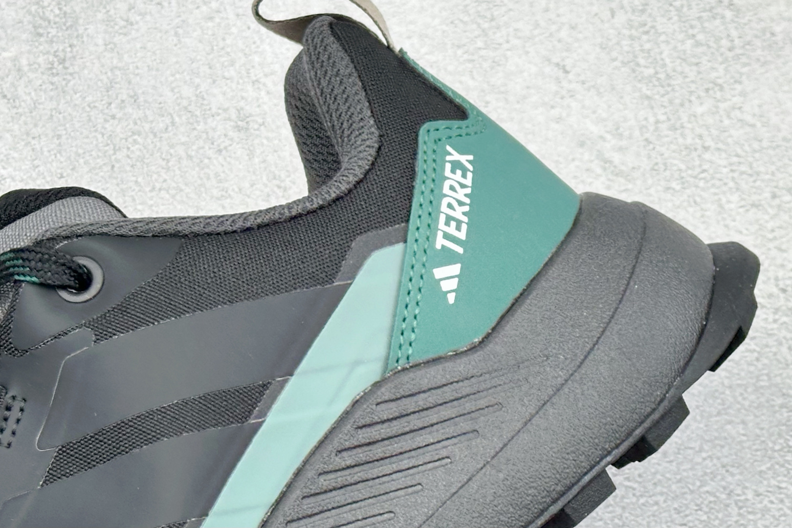 Adidas Terrex Skychaser Ax5 舒适柔软 低帮休闲登山鞋 JQ2209