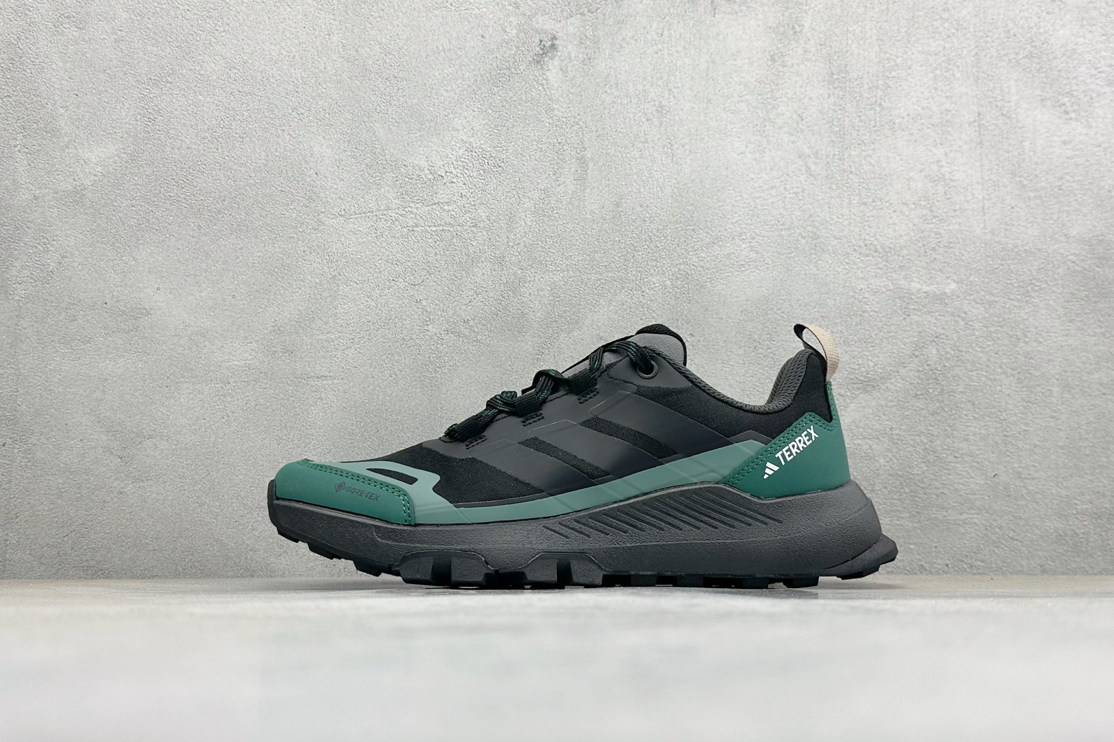 Adidas Terrex Skychaser Ax5 舒适柔软 低帮休闲登山鞋 JQ2209