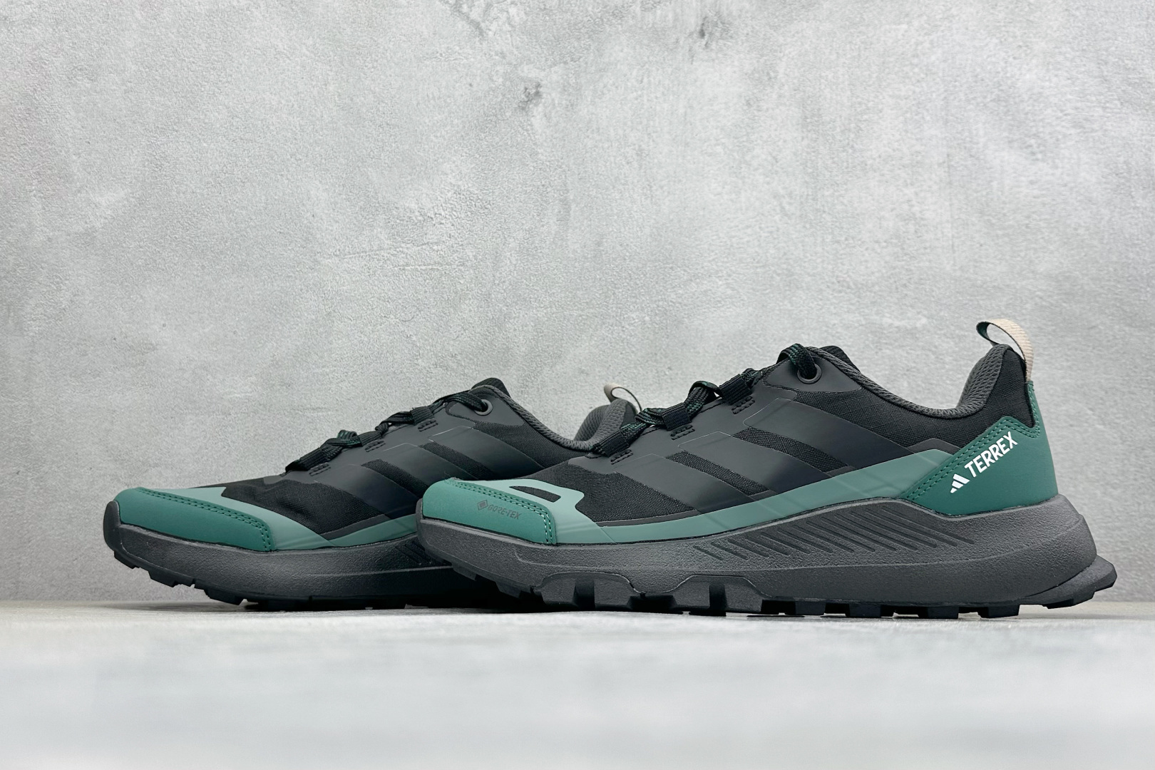 Adidas Terrex Skychaser Ax5 舒适柔软 低帮休闲登山鞋 JQ2209