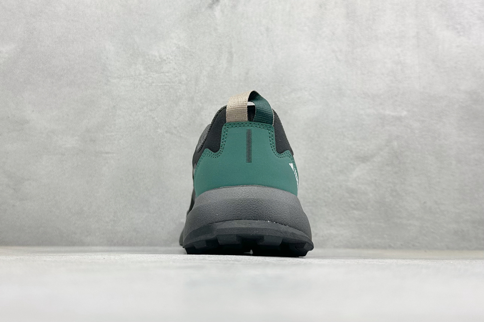 Adidas Terrex Skychaser Ax5 舒适柔软 低帮休闲登山鞋 JQ2209