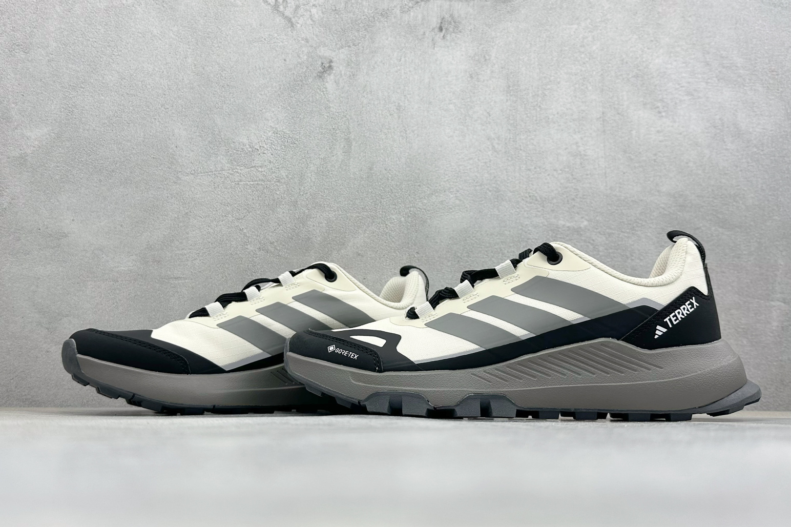 Adidas Terrex Skychaser Ax5 舒适柔软 低帮休闲登山鞋 AQ6725