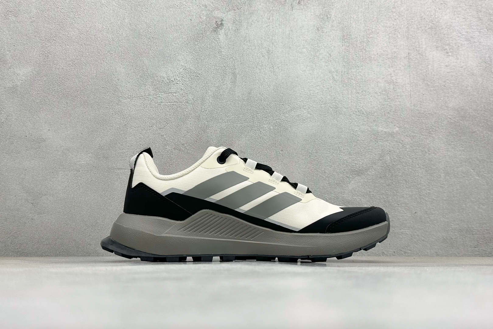 Adidas Terrex Skychaser Ax5 舒适柔软 低帮休闲登山鞋 AQ6725